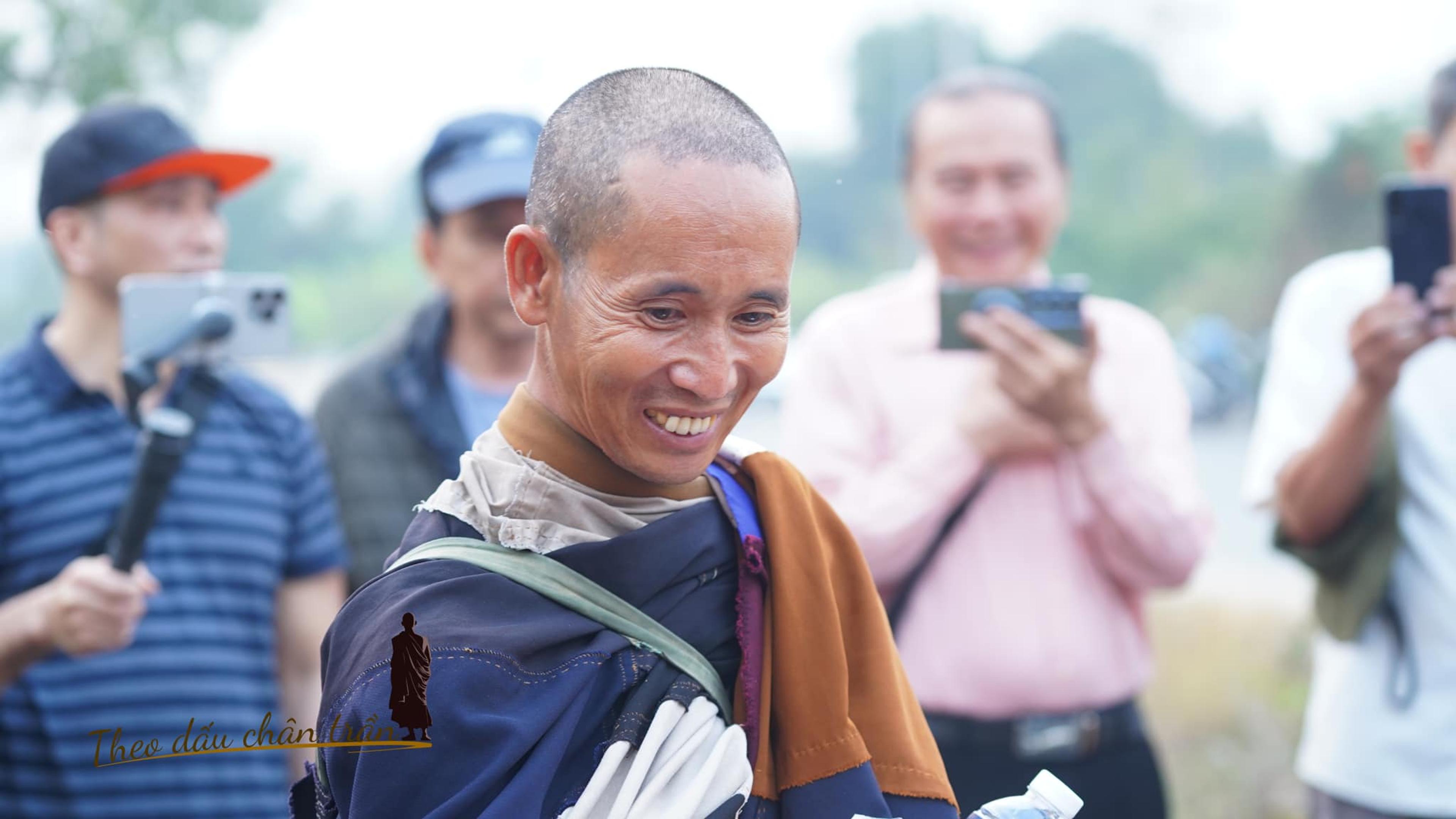 Sư Minh Tuệ và Đồng Tu