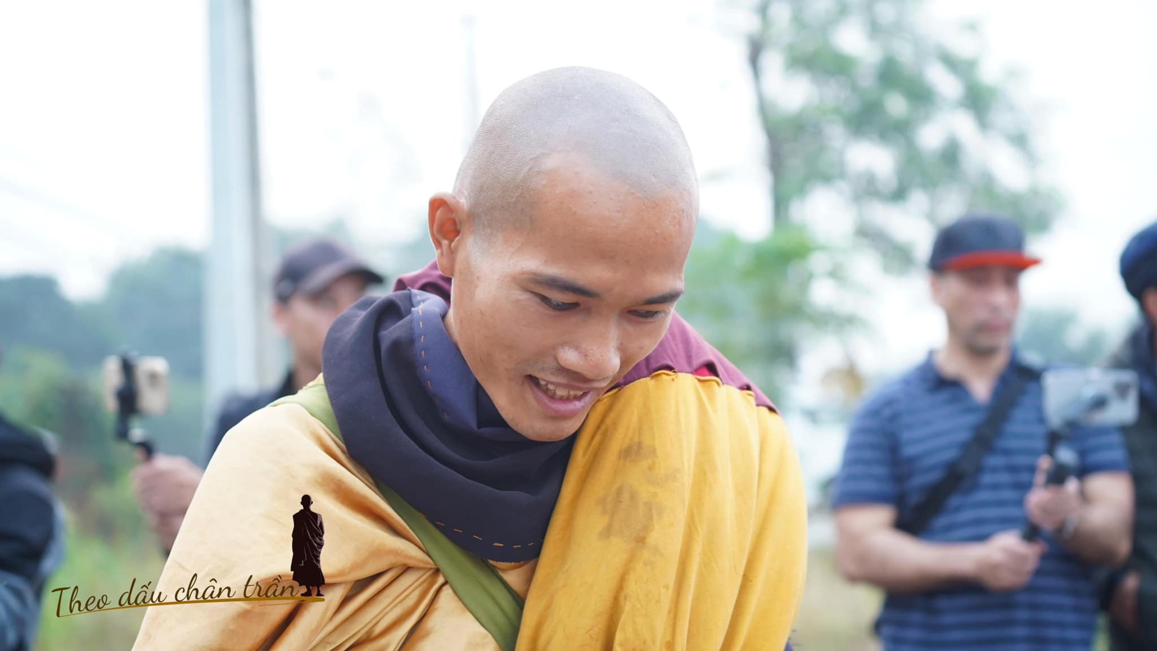 Sư Minh Tuệ và Đồng Tu