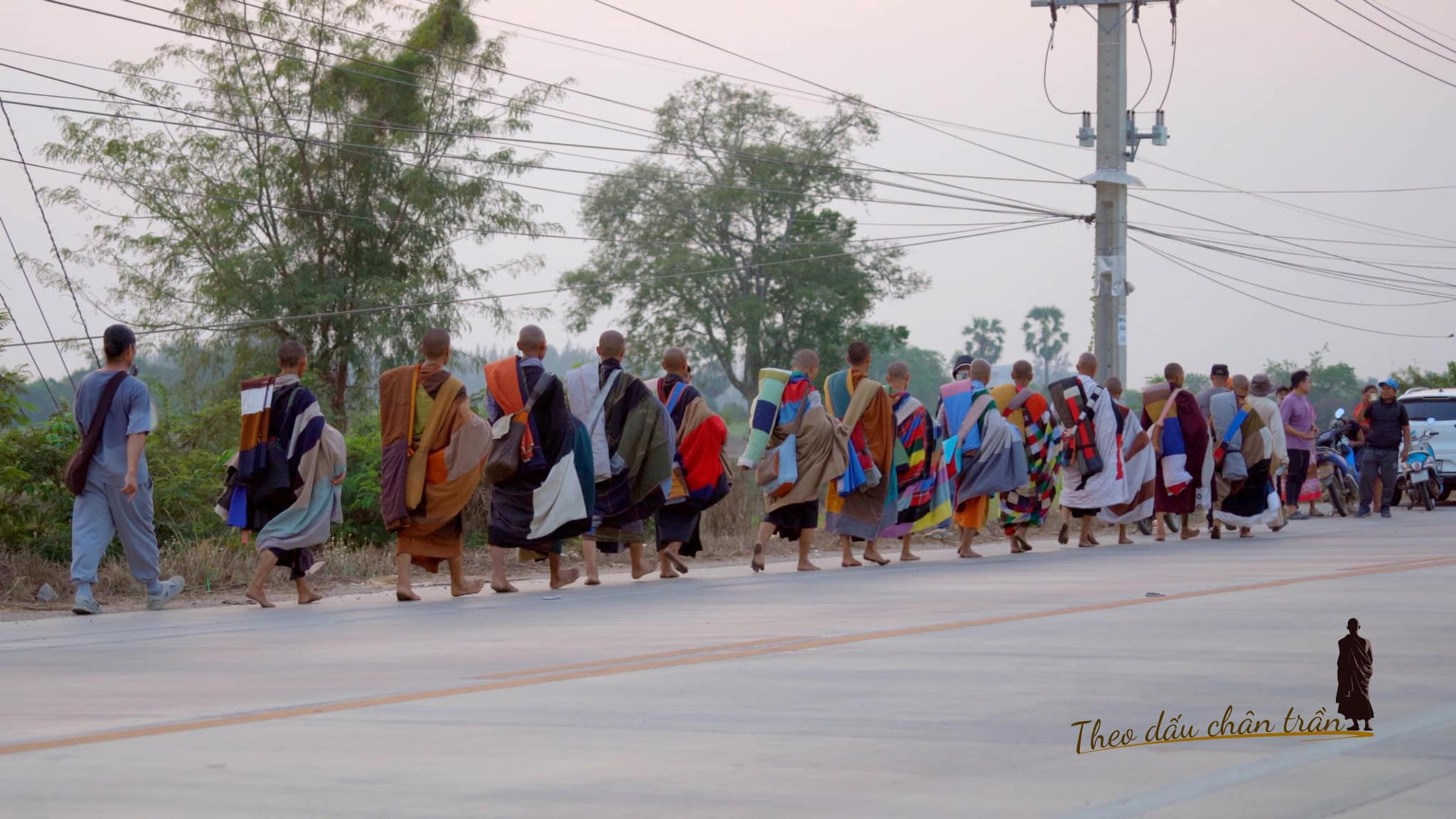 Sư Minh Tuệ và Đồng Tu