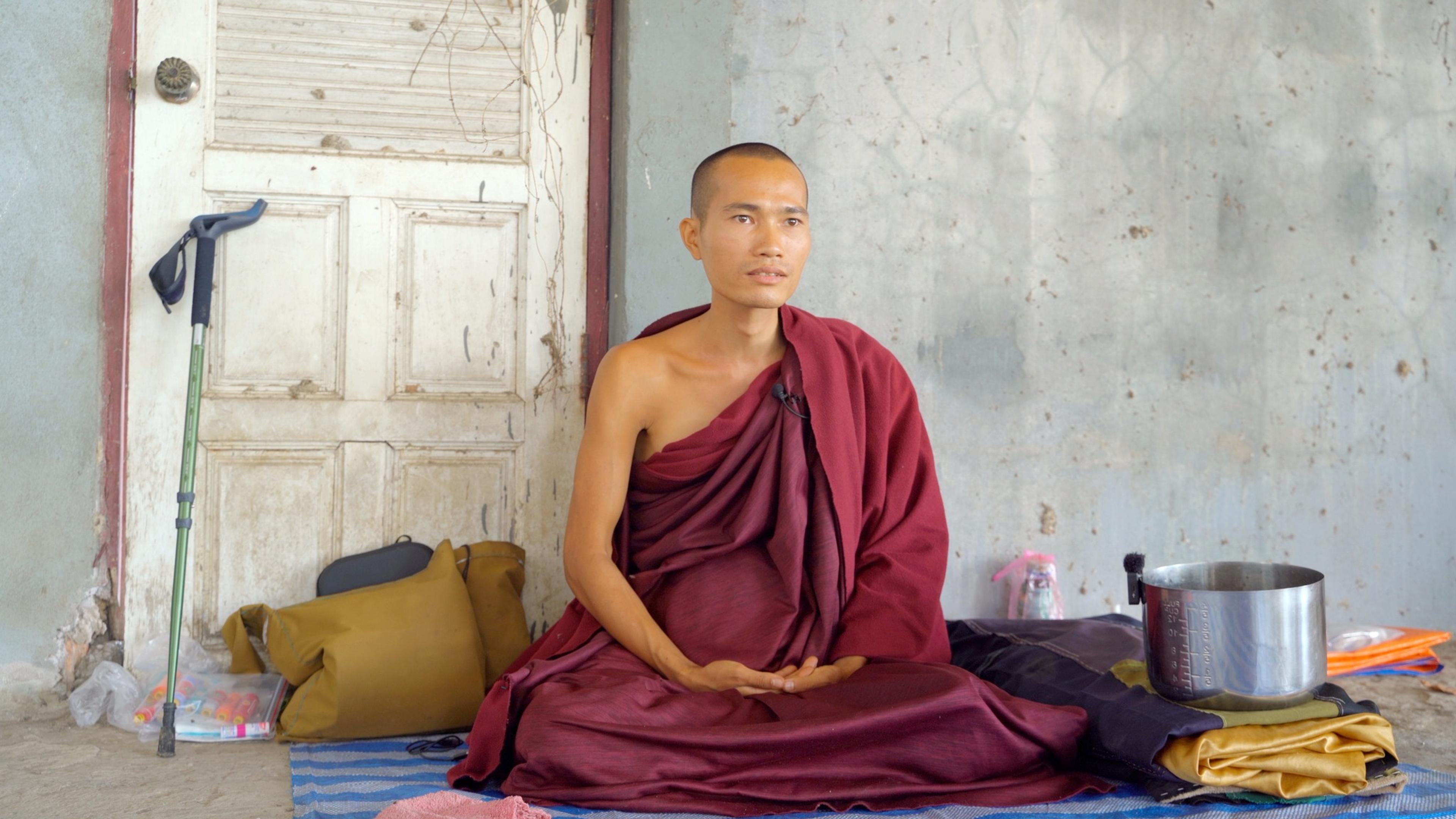 Sư Minh Tuệ và Đồng Tu