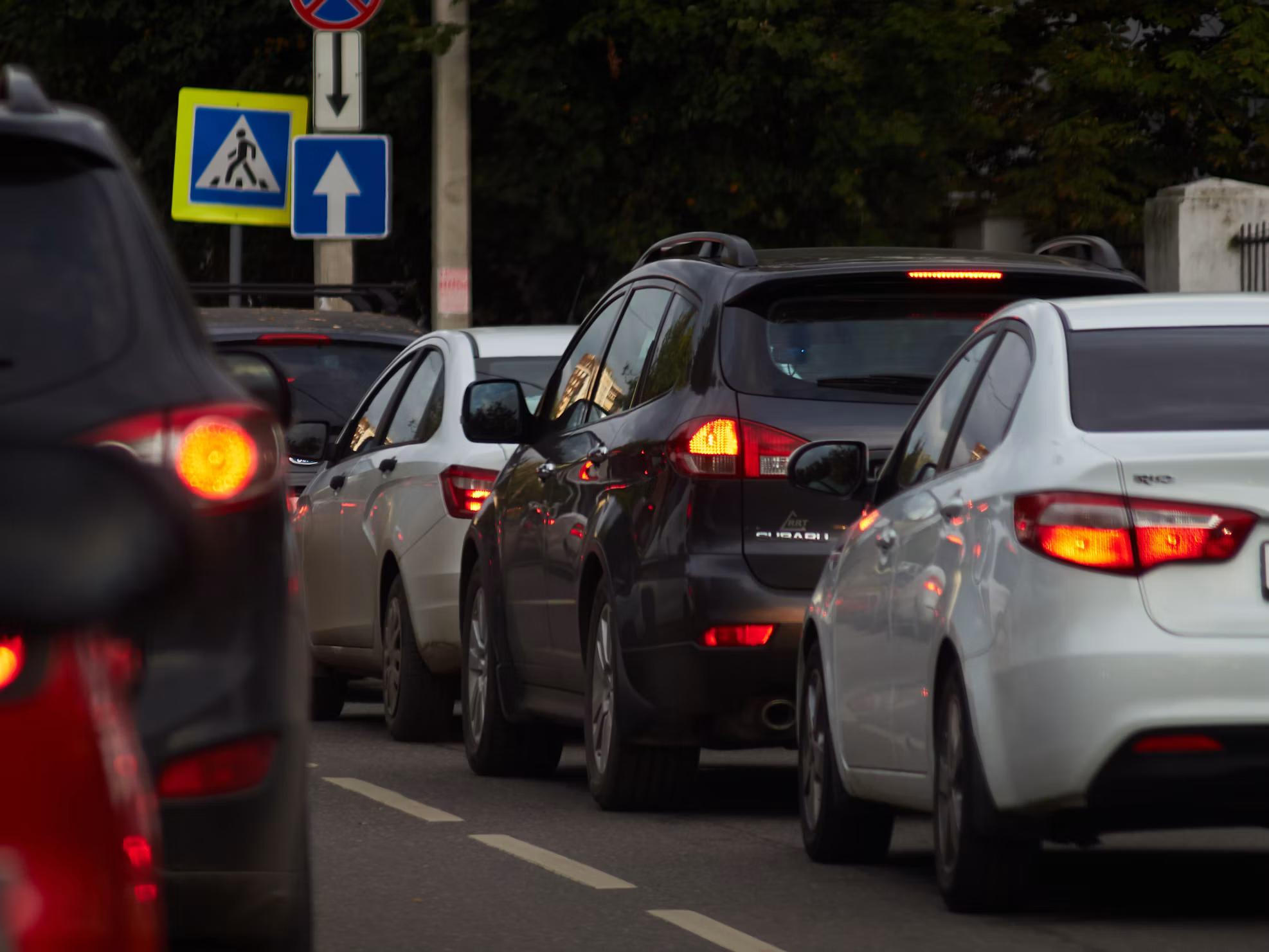 Score environnemental : la réforme qui a fait rouler les Français au thermique