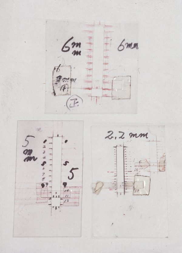 Tiny-character templates (Photo: Kenichi Arakawa)