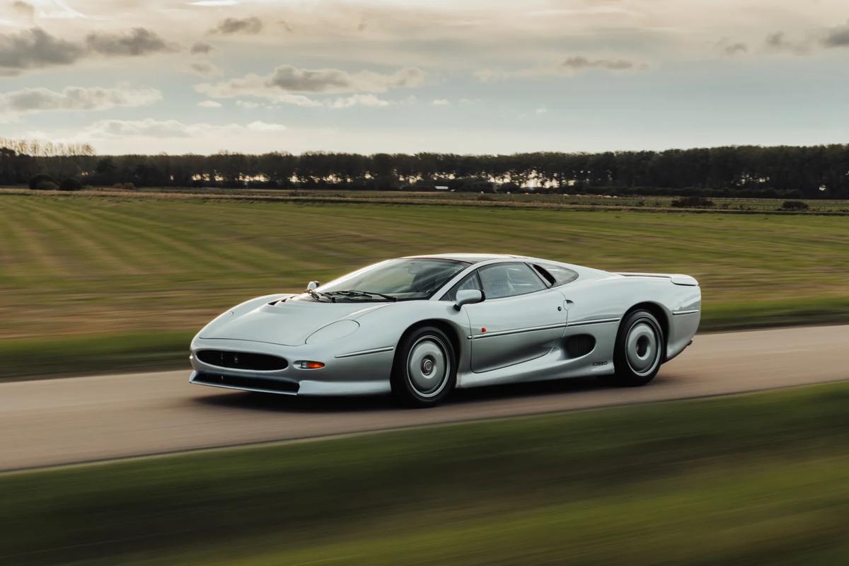 1992 Jaguar XJ220 at The Zoute Concours Auction 2026
