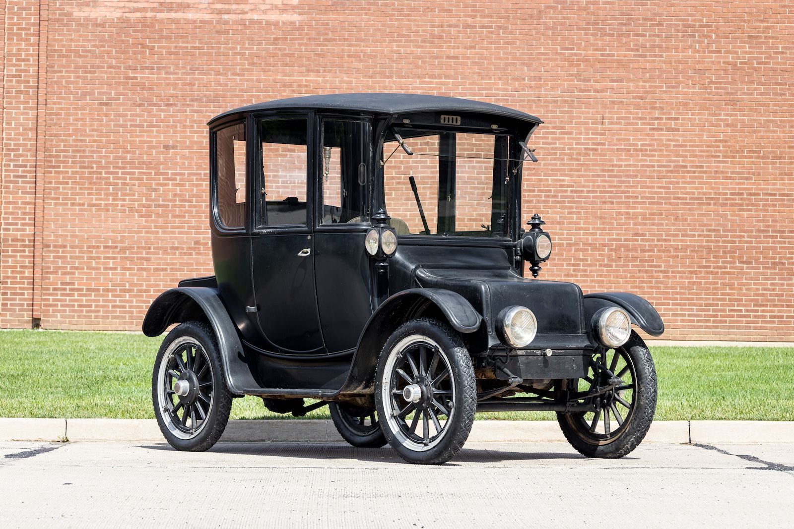 1916 Rauch & Lang BX6 Brougham