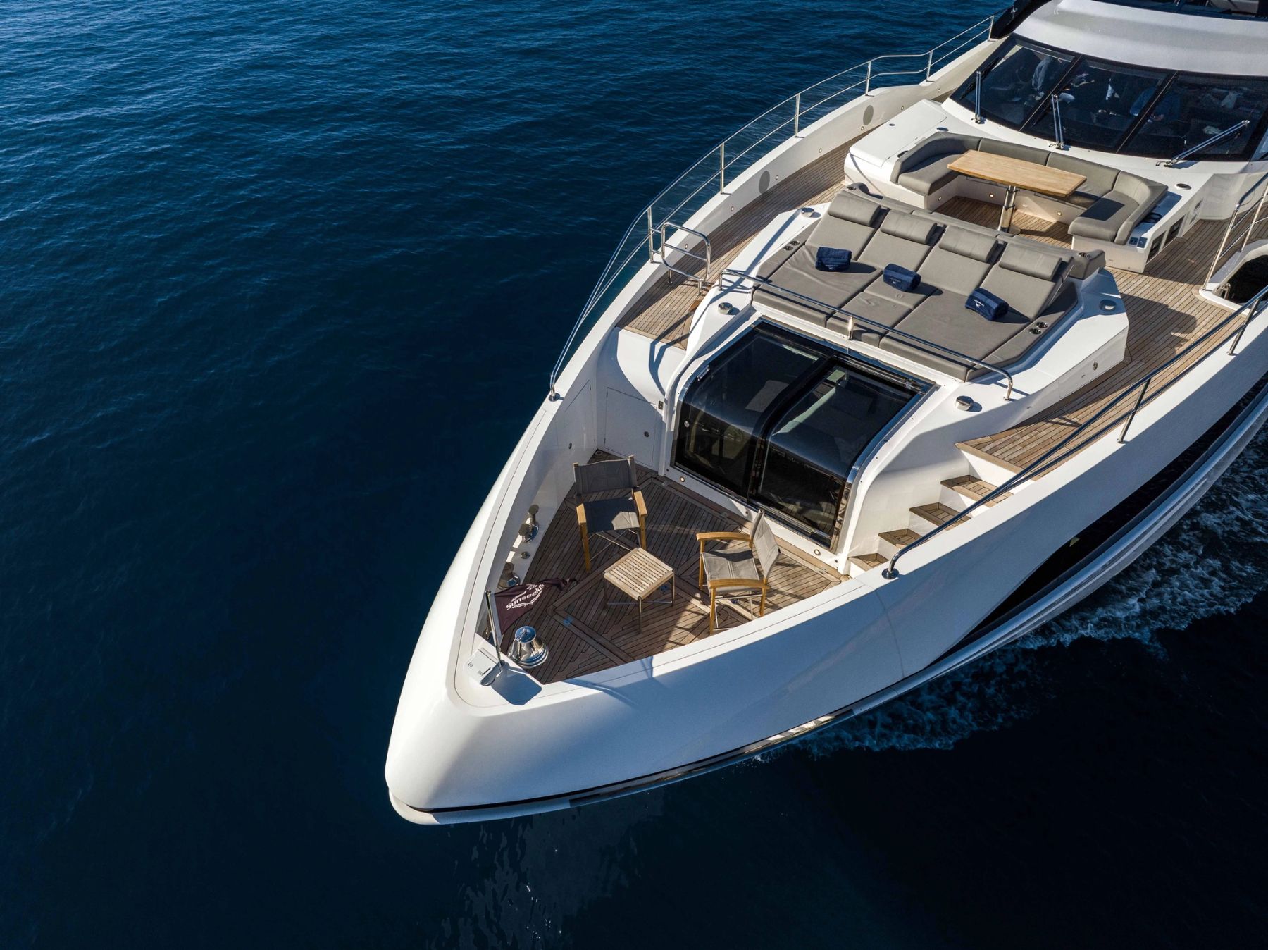 100 Yacht 2