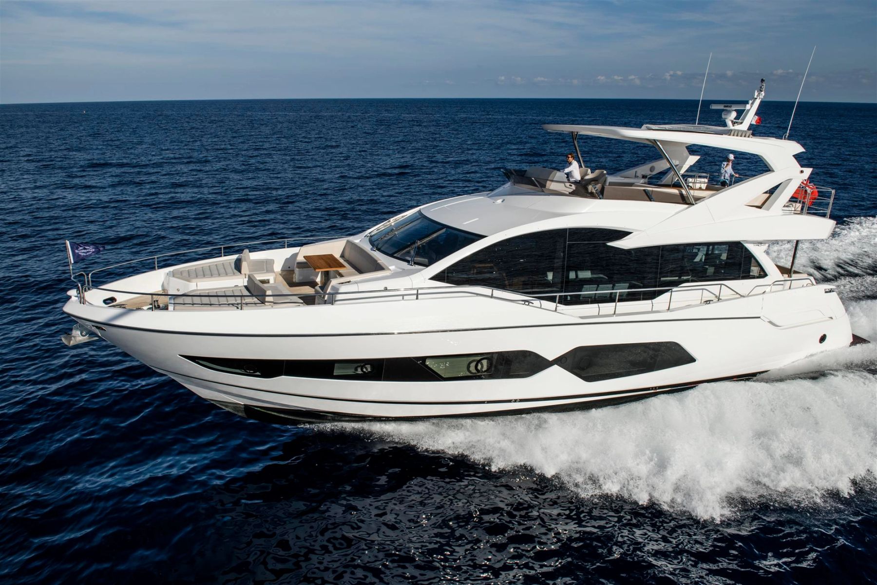 76 Yacht 3