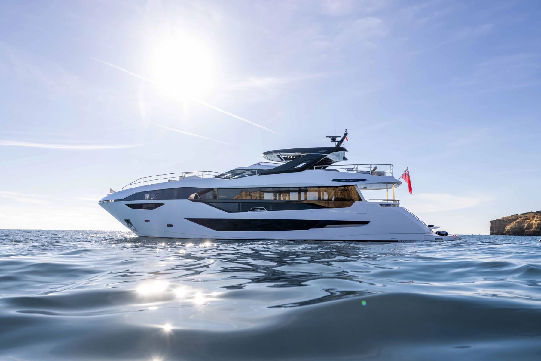 100 Yacht