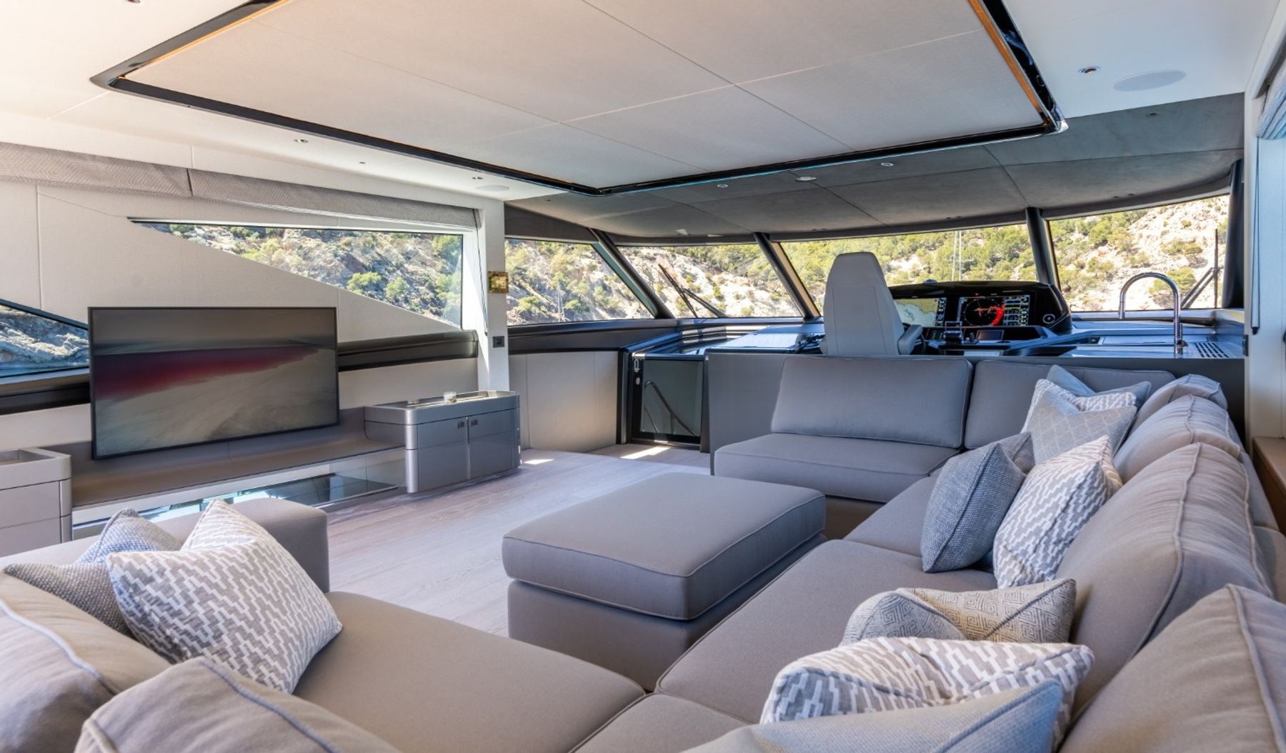 90 Ocean Enclosed 4