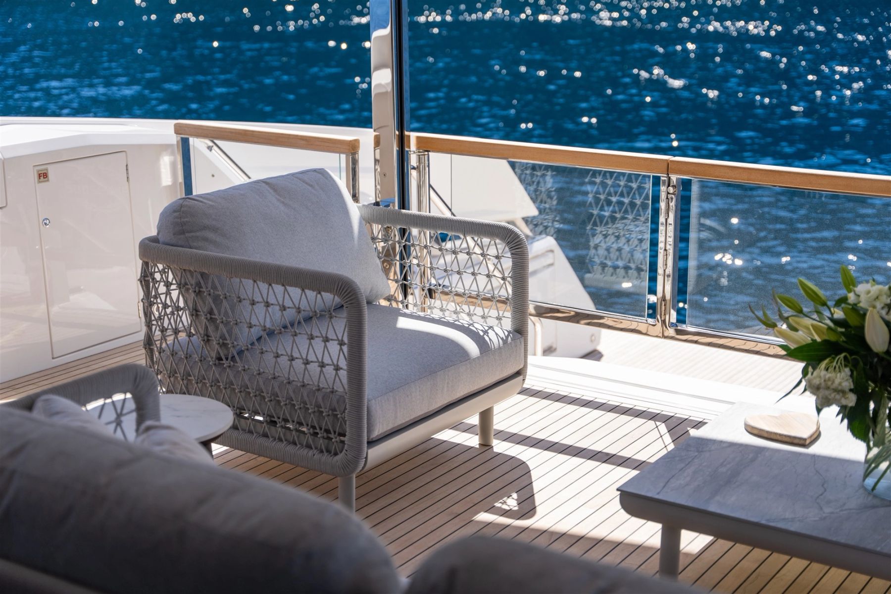 90 Ocean Enclosed 2