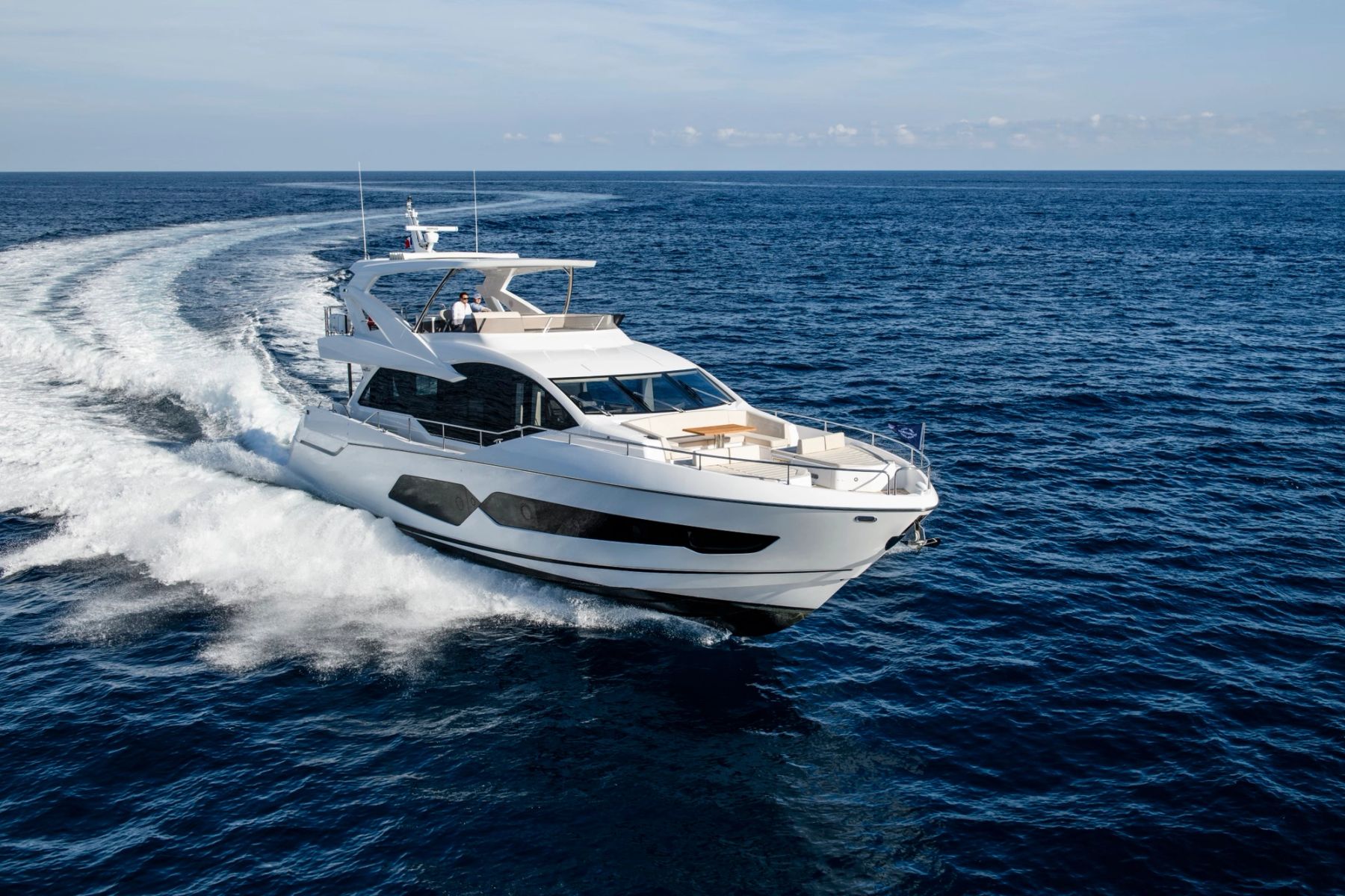 76 Yacht 4
