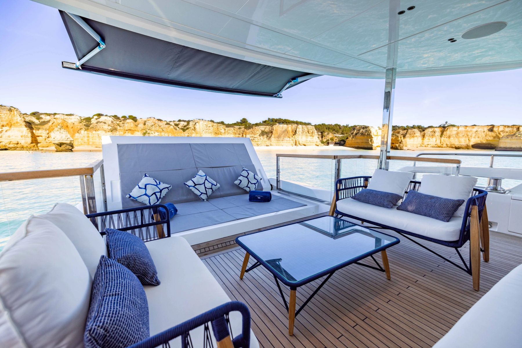 100 Yacht 5