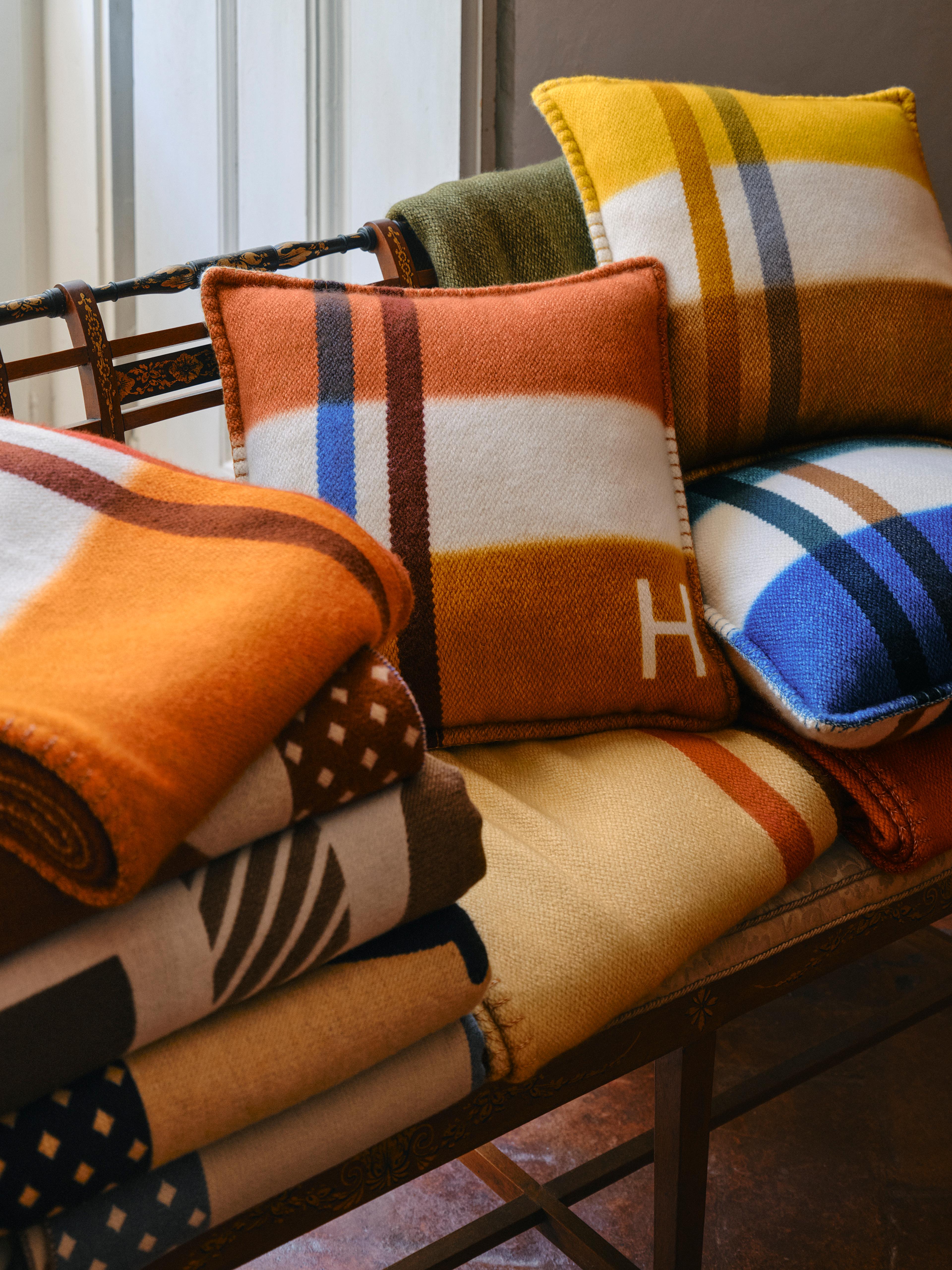 Image 3 of 4 from Sauvage & Sauvage