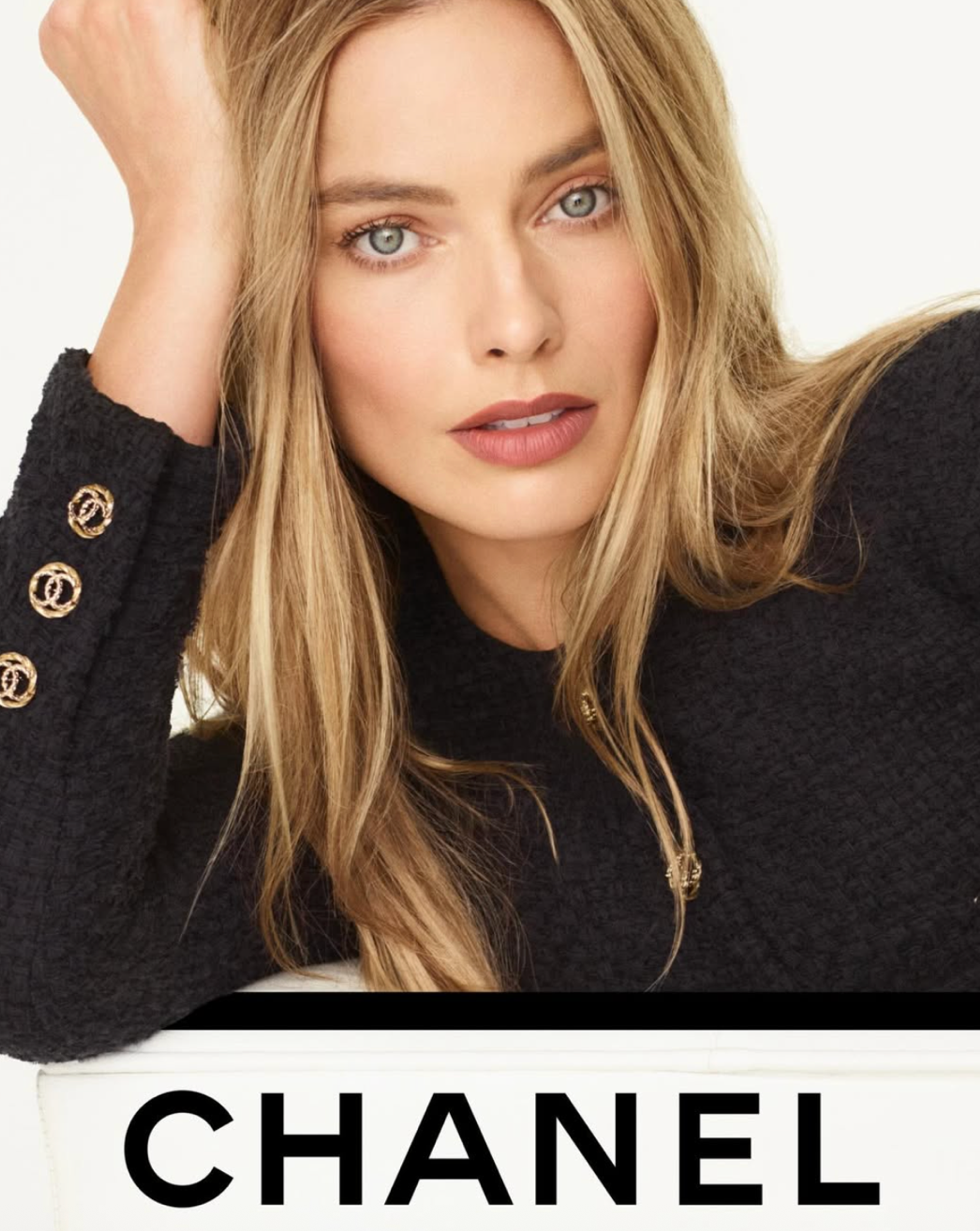 Image from Rouge Allure Velvet - Margot Robbie