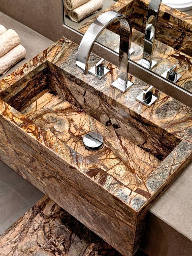 Rain Forest oymalı lavabo, dokulu desenli lüks banyo uygulaması