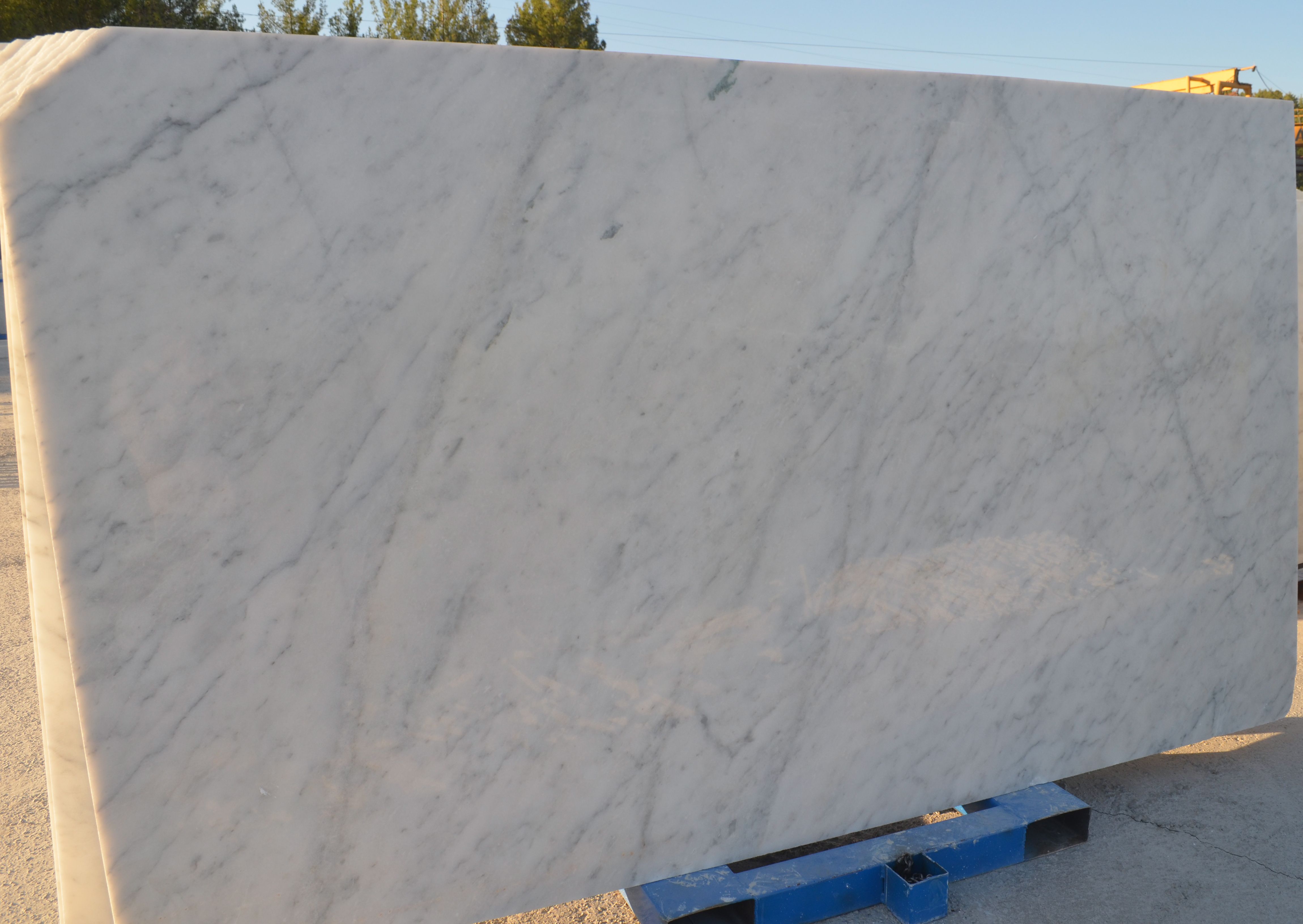 Muğla Beyaz Mermer fabrika plakası, açık hava depo alanı