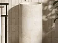 Mermer lavabo, krem silindirik ayaklı sütun model banyo uygulaması
