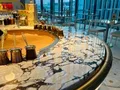 Calacatta Viola Mermer bar bankosu tezgah uygulaması, havalimanı lounge
