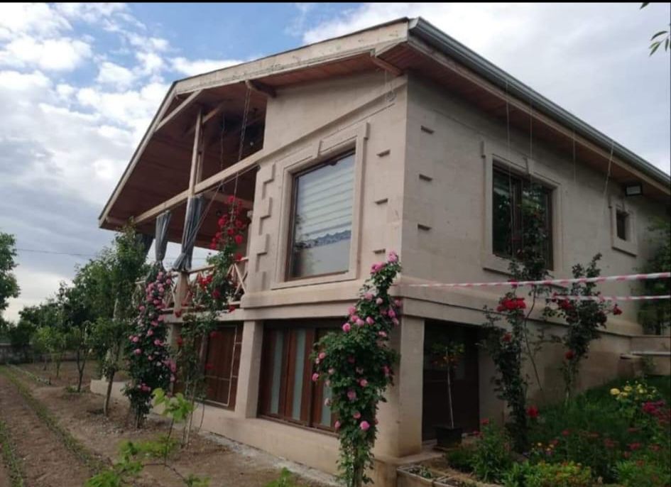 Tüf Taşı dış cephe köşe kaplaması, iki katlı villa uygulaması