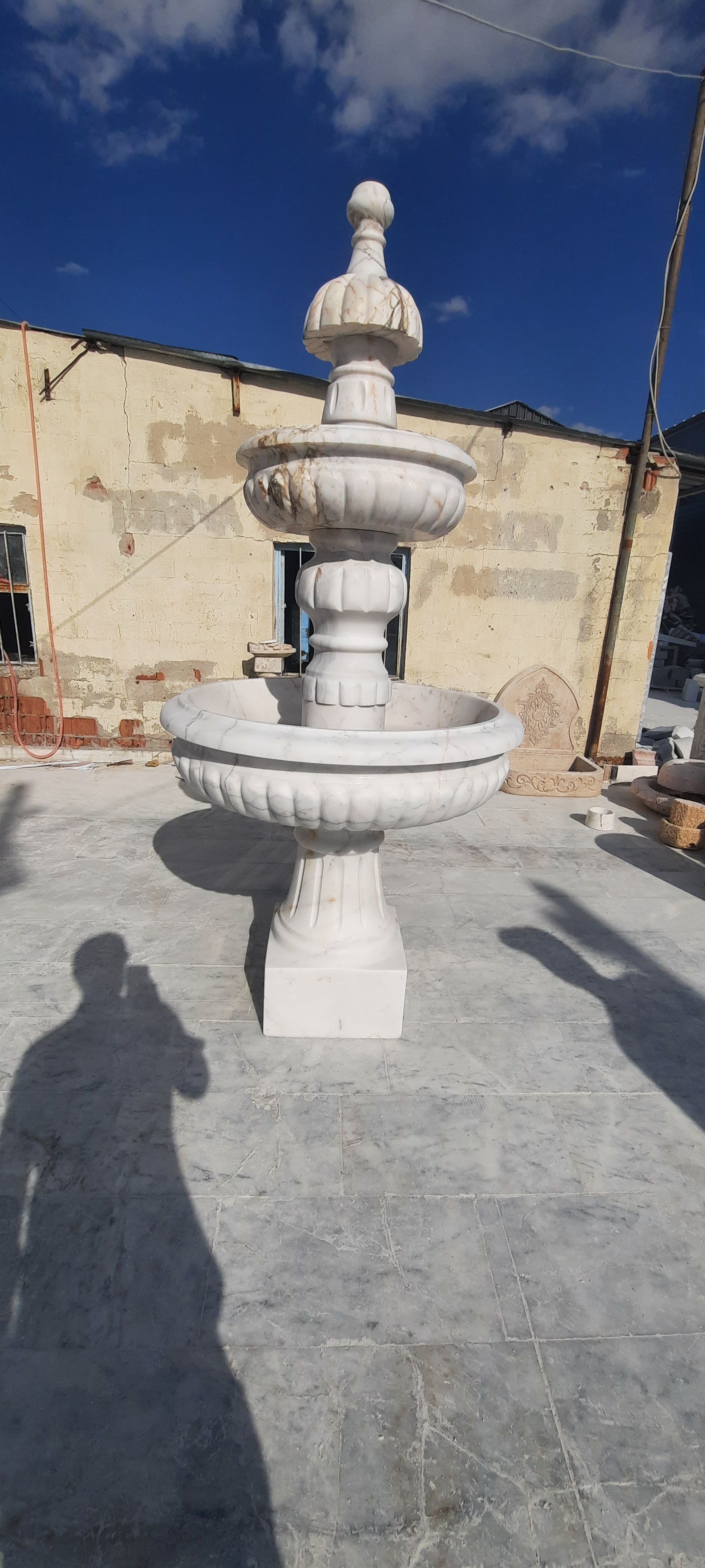 Mermer fıskiye, uzun gövdeli iki katlı model