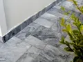 Afyon Gri Mermer zemin ve süpürgelik detayı, dış mekan uygulaması, French Pattern Döşeme