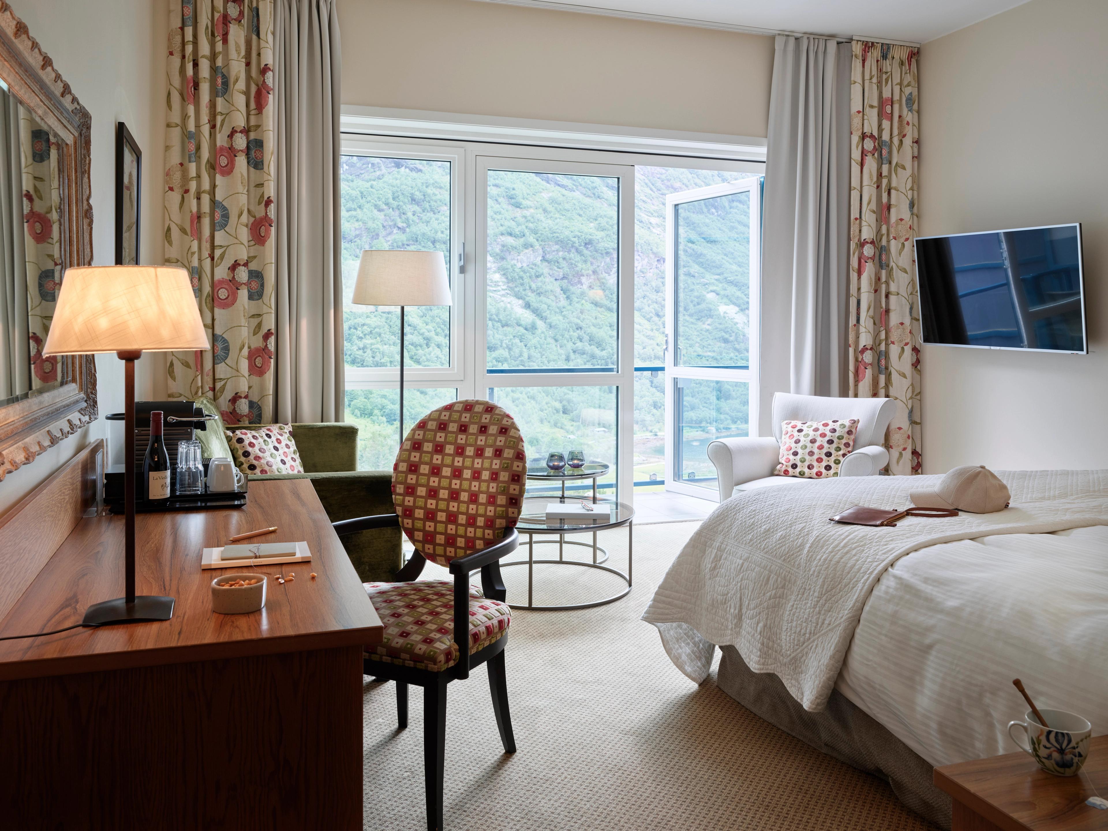 Union Deluxe Fjord View with Balcony