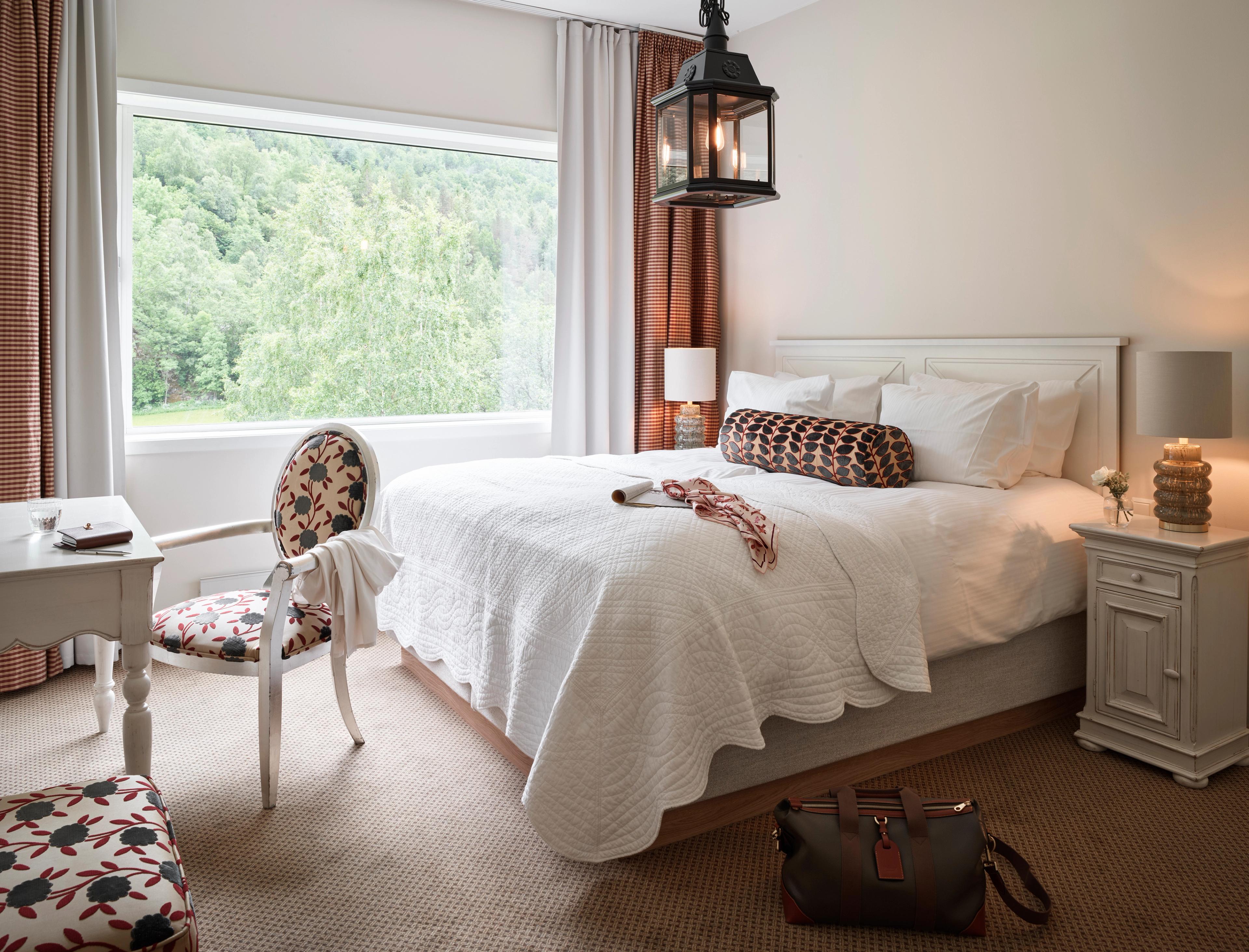 Separat Soverom med utsikt mot fjella i Union Spa Suite Vinje