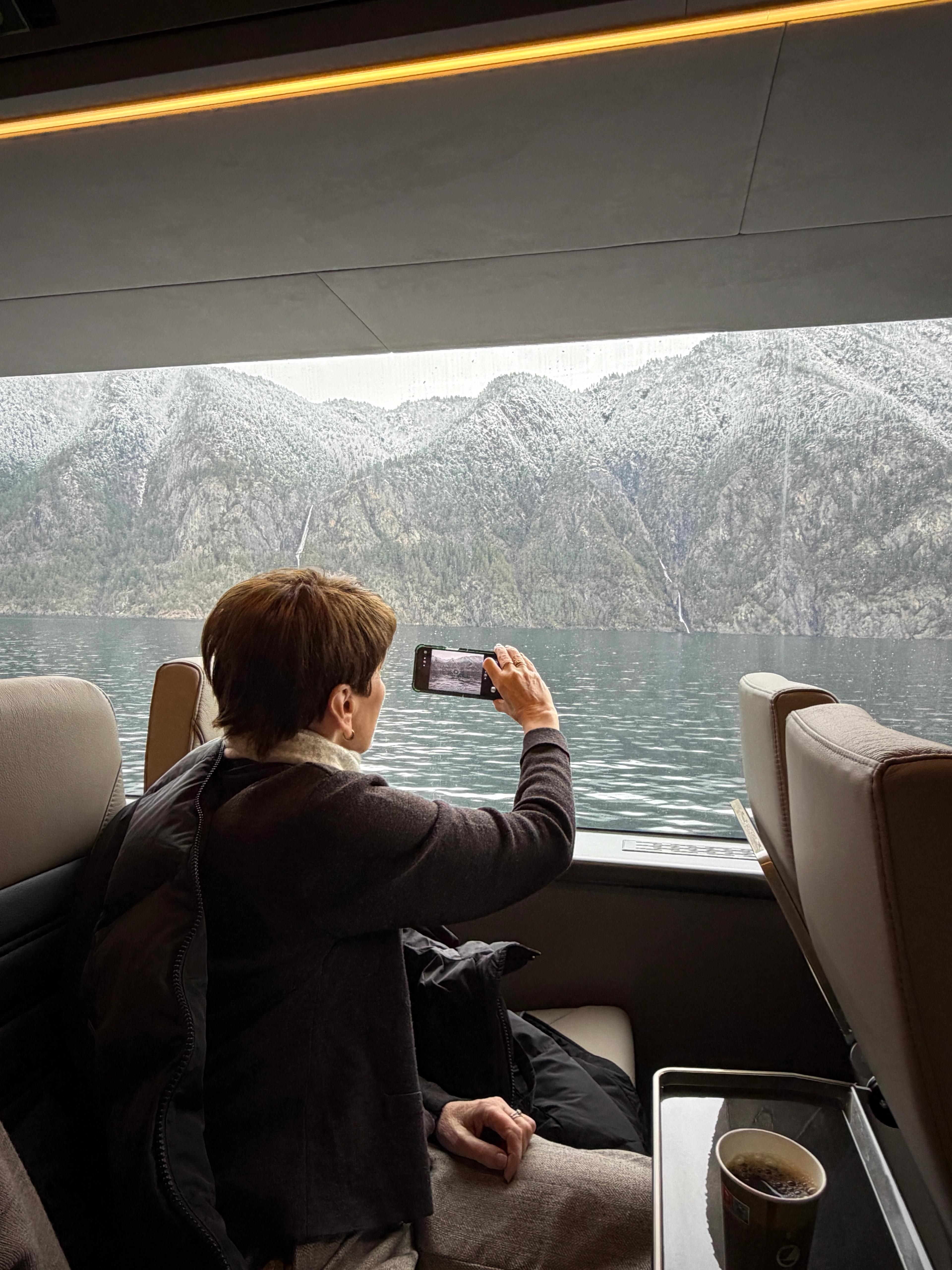 Komfortabel tur frå Ålesund til Geiranger