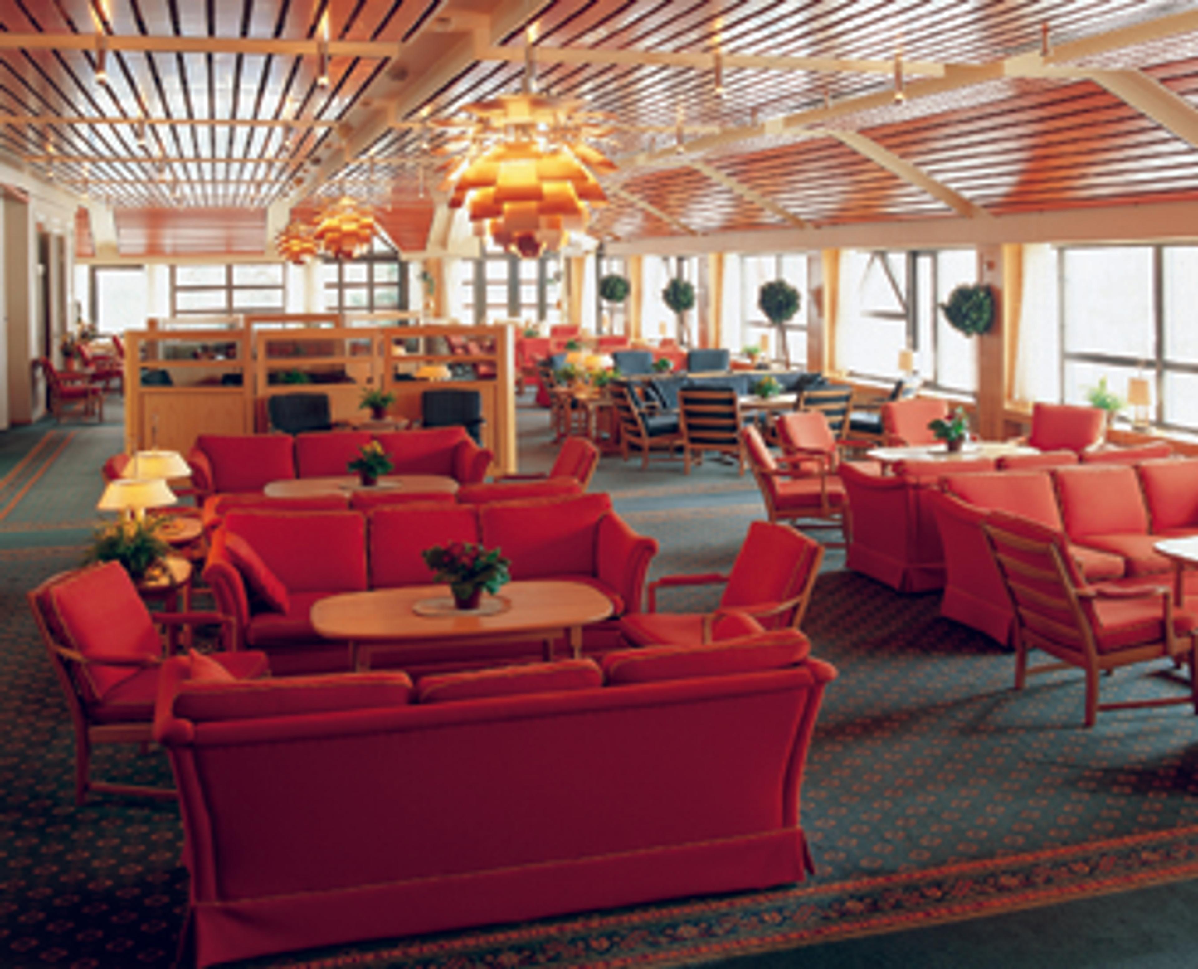 A look back at a bygone time. The lamps in the ceiling, however, are still the same.