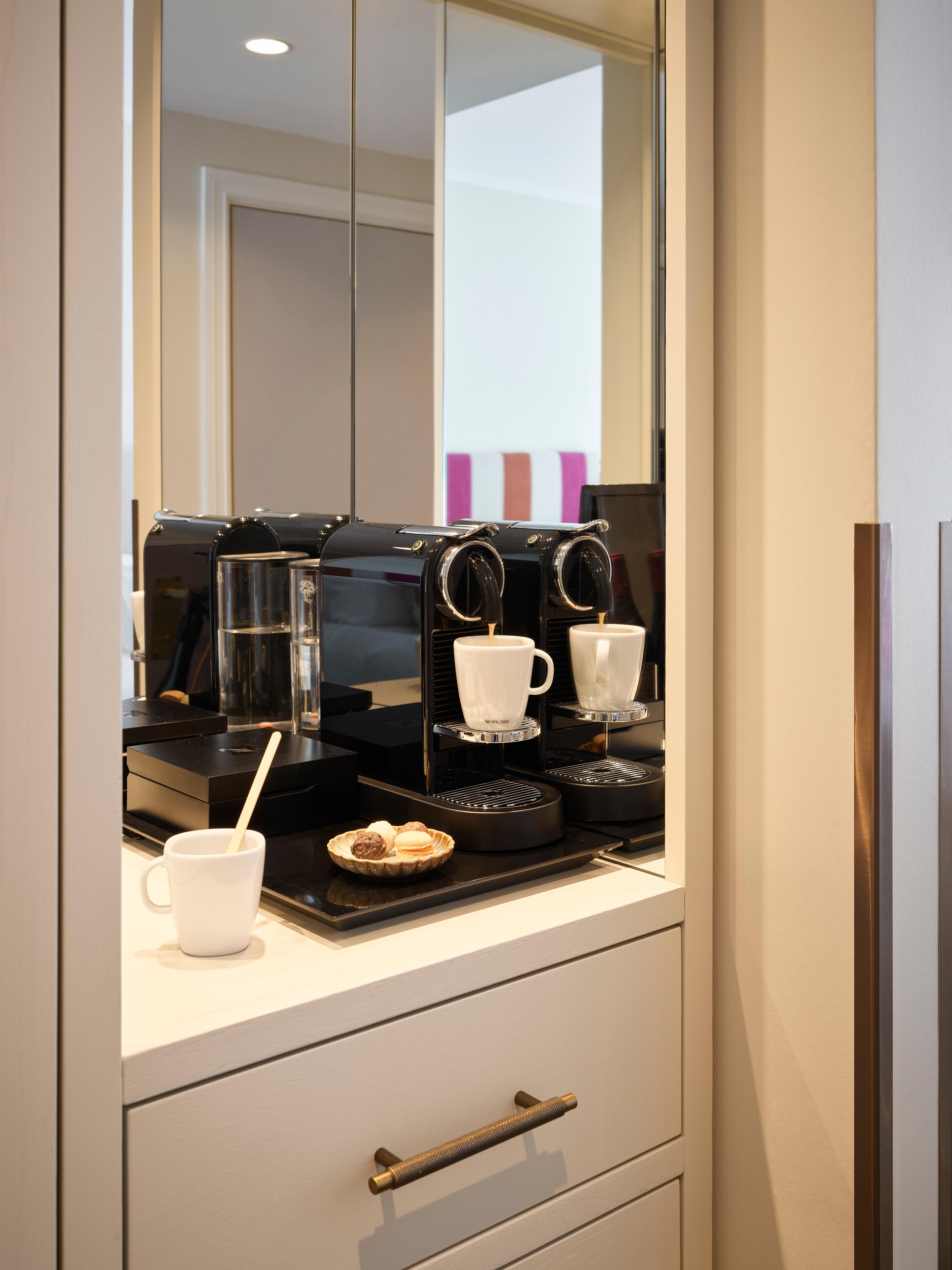 Union Classic romma har garderobe med minibar og kaffimaskin