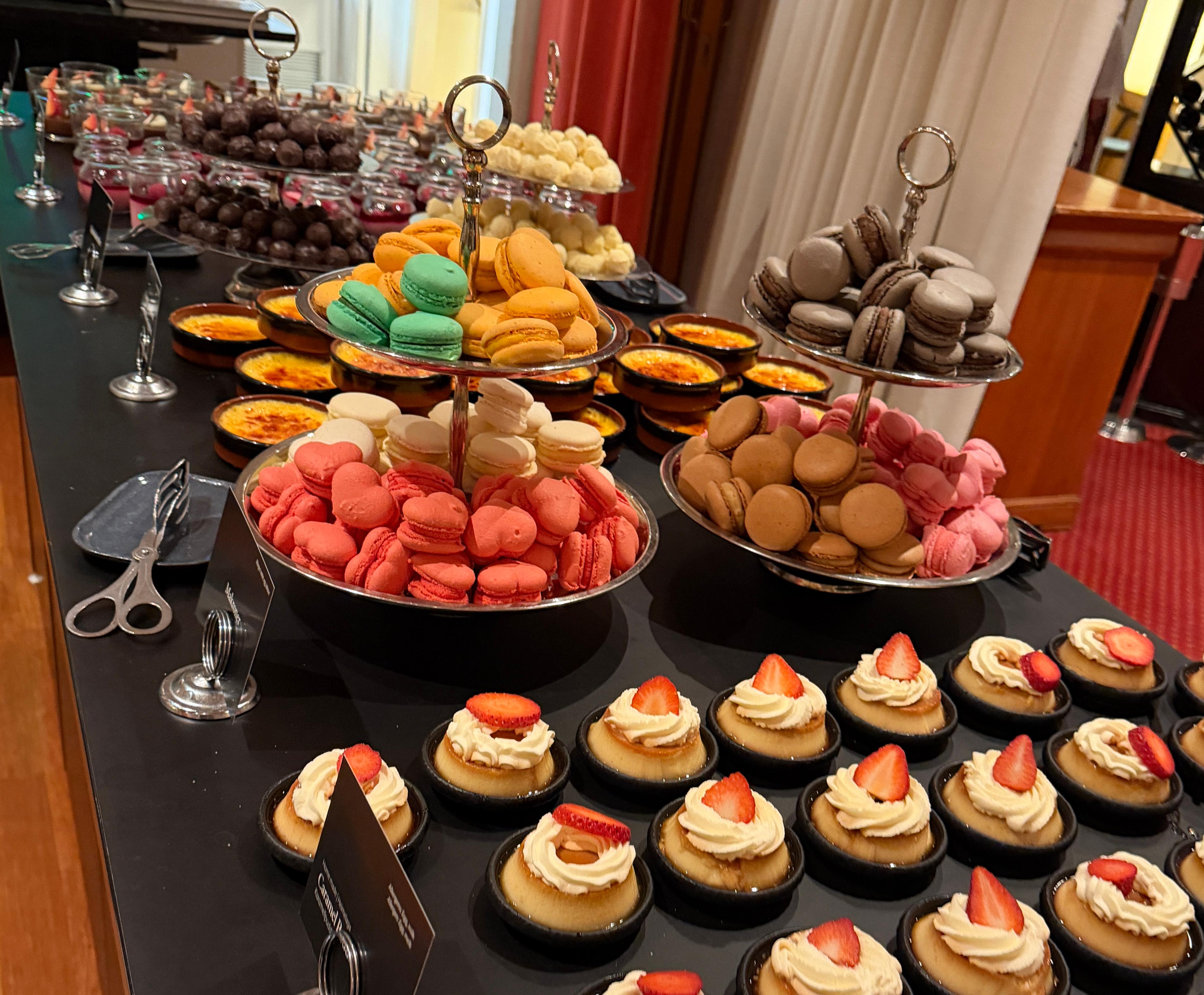 Bugnende dessertbord ved Union