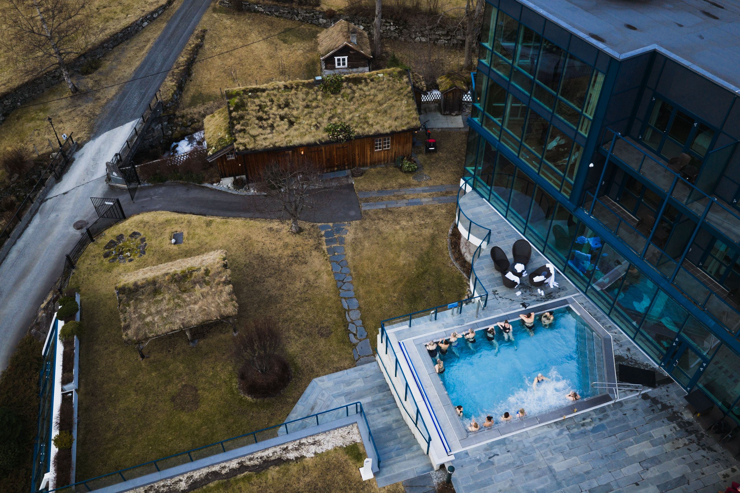 Mollaløa is located right by the river, and the garden next to it is perfect for outdoor gatherings.