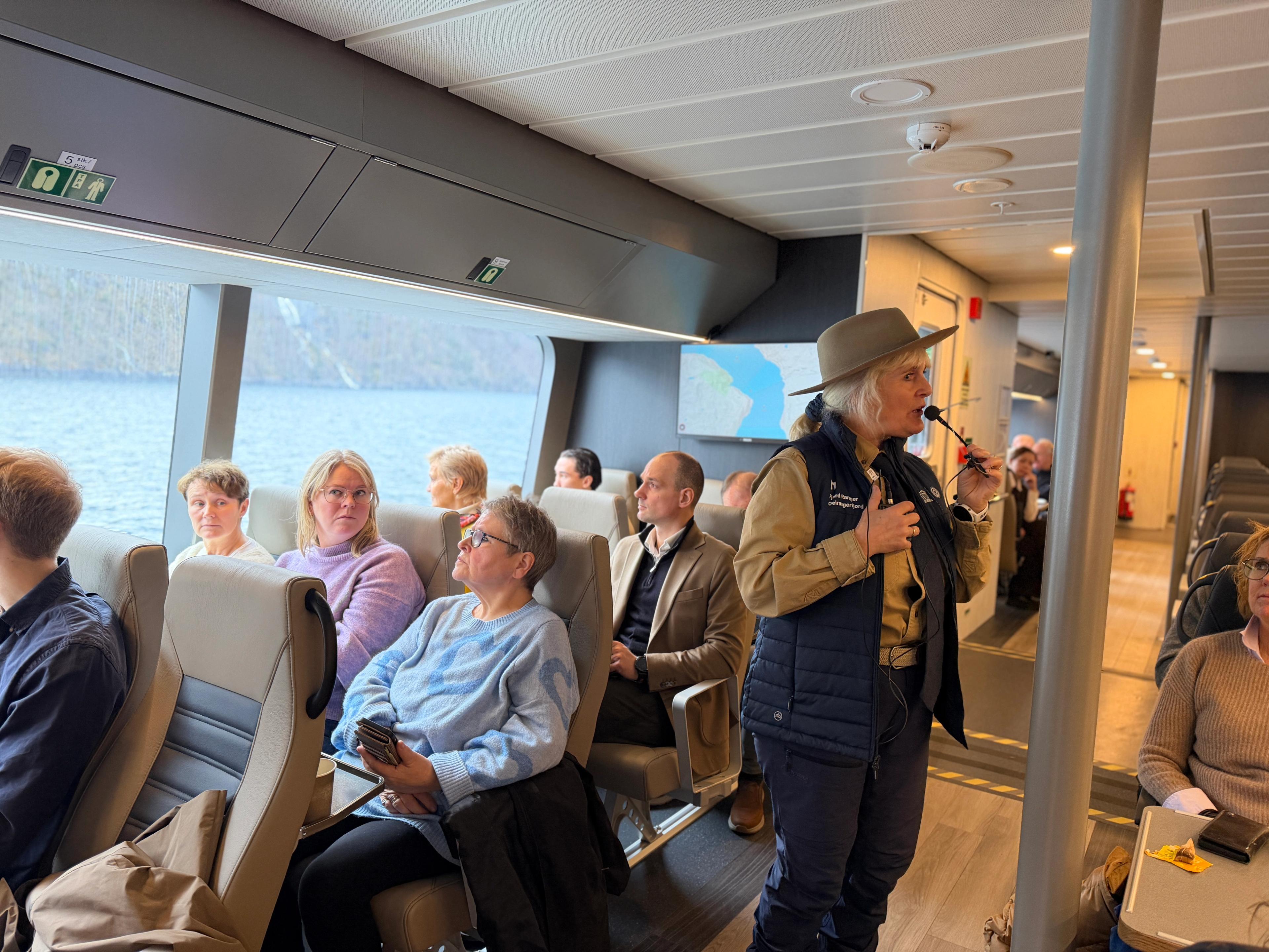 Guidning ombord med Fjord Rangers