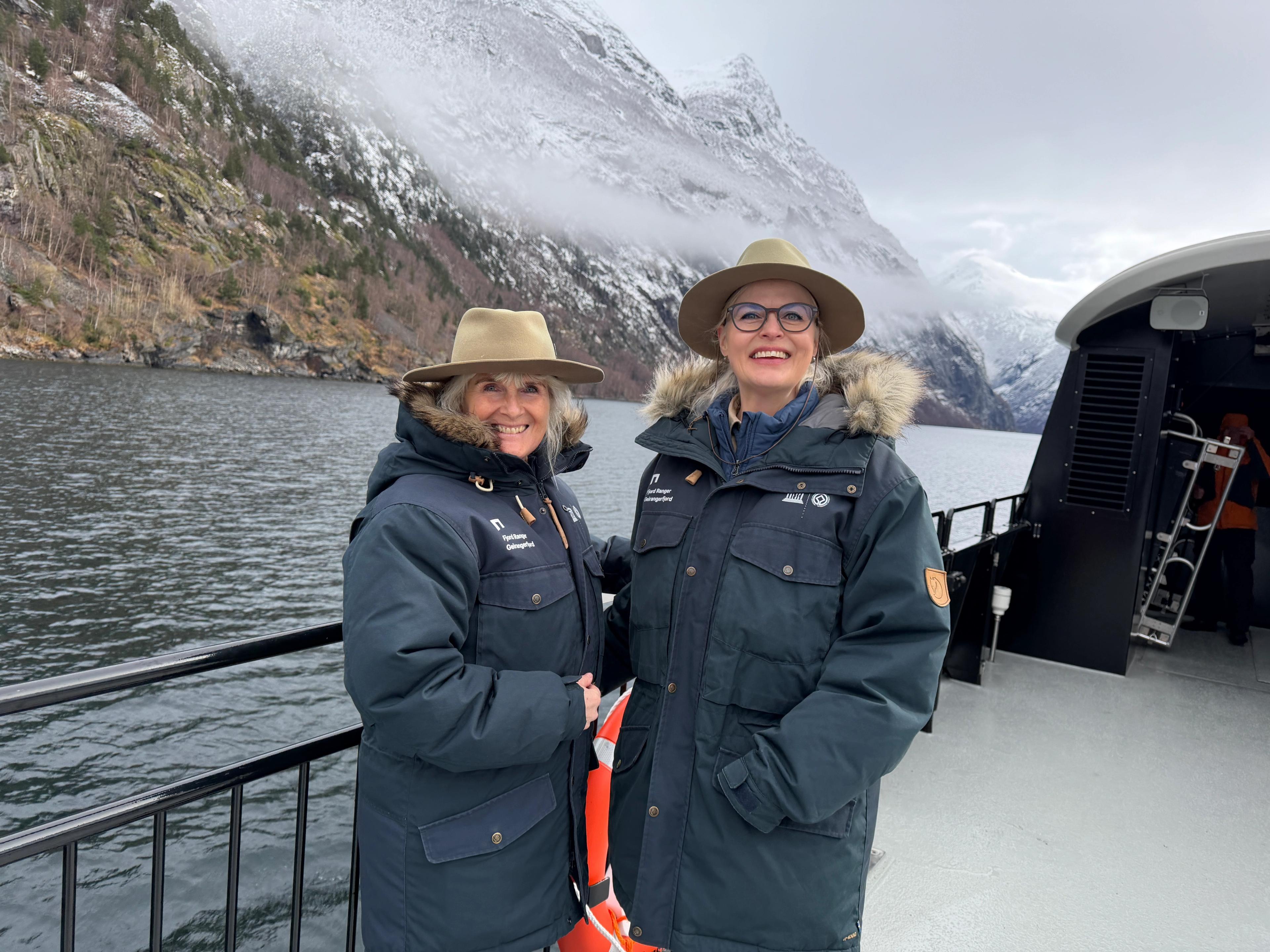 Fjord Rangers blir med som guidar på båtturen frå Ålesund