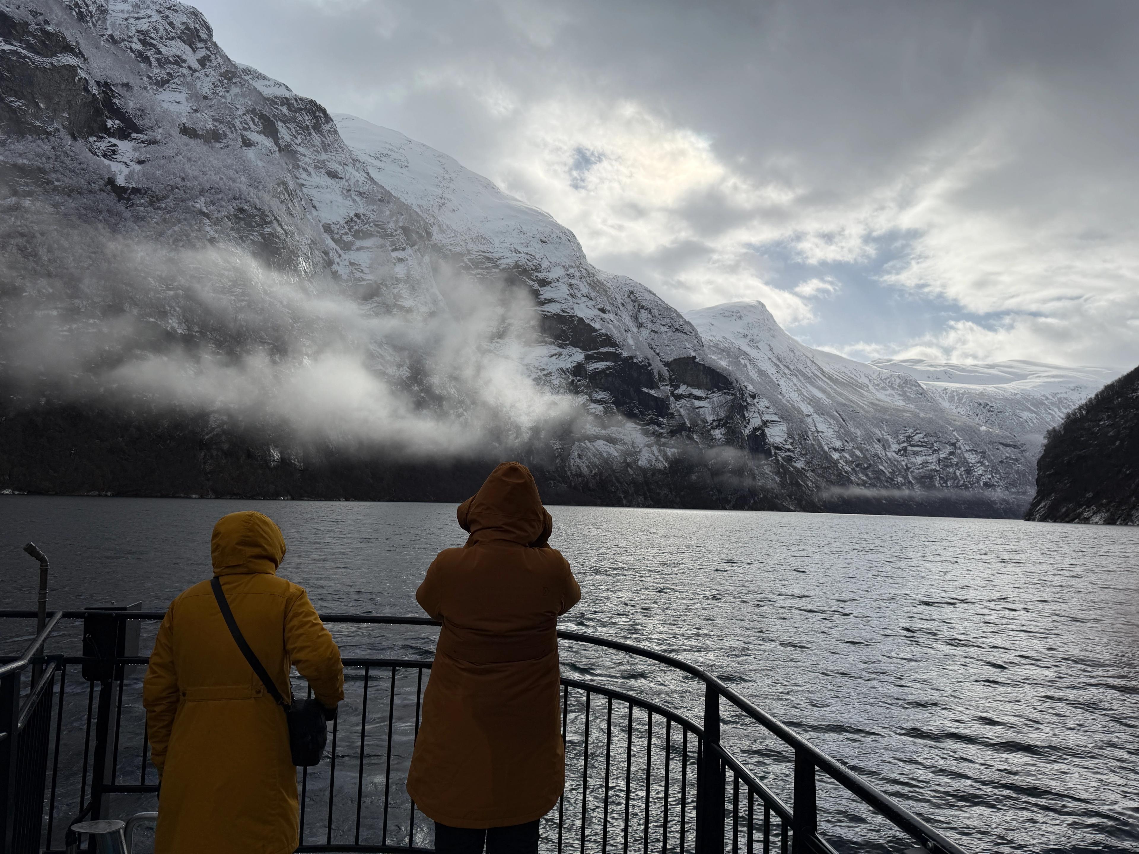 Geirangerfjorden frå båten som går på batteri