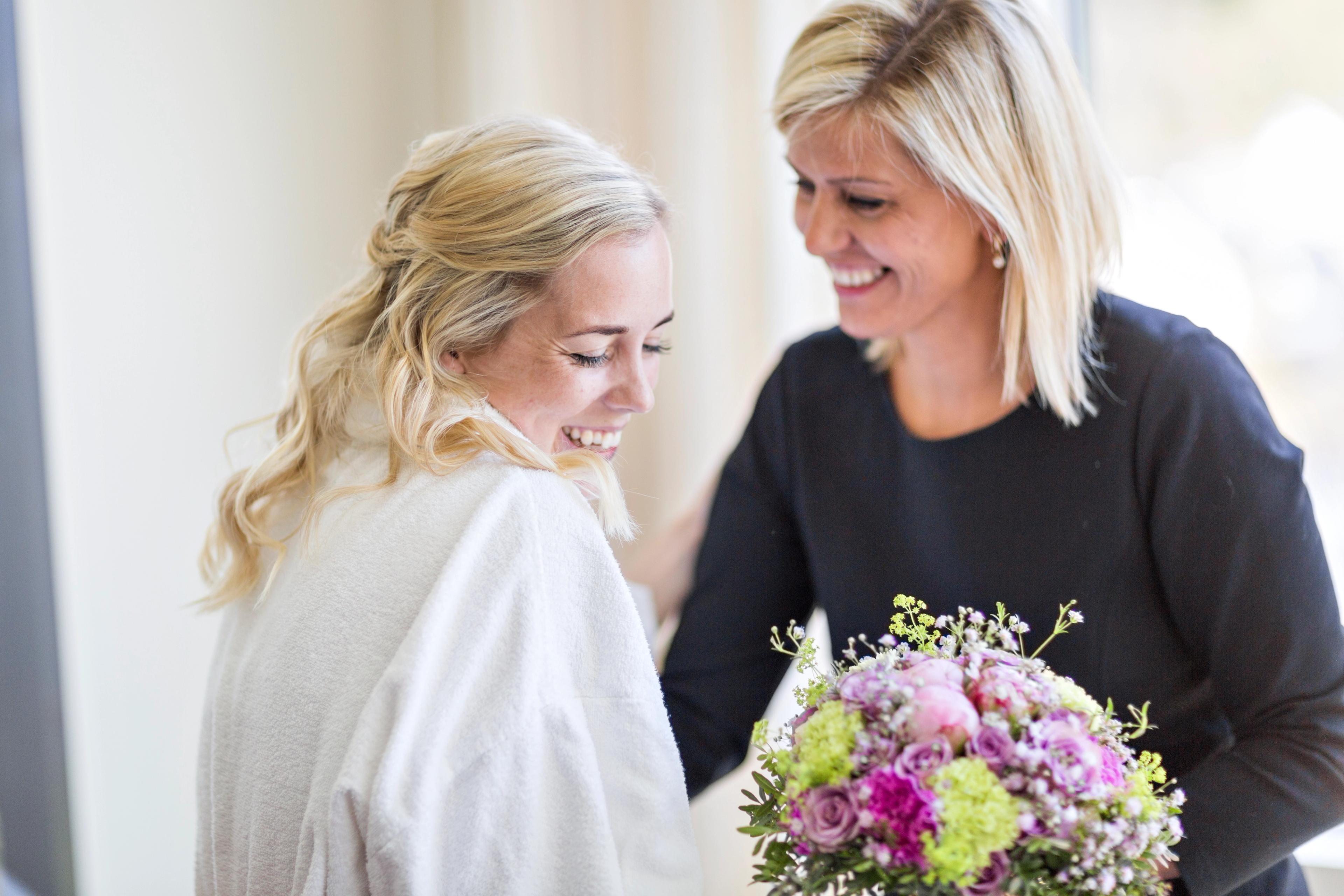 Monja Mjelva and the bride