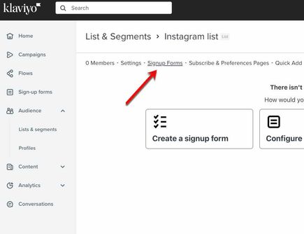 A particular list’s page in the list and segments tab with an arrow pointing to the signup forms heading in the menu bar.