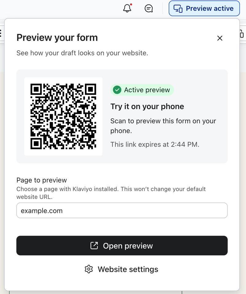 Cuadro de diálogo de vista previa del formulario con un código QR para ver en dispositivos móviles y un botón “Abrir vista previa” para ver en la web.