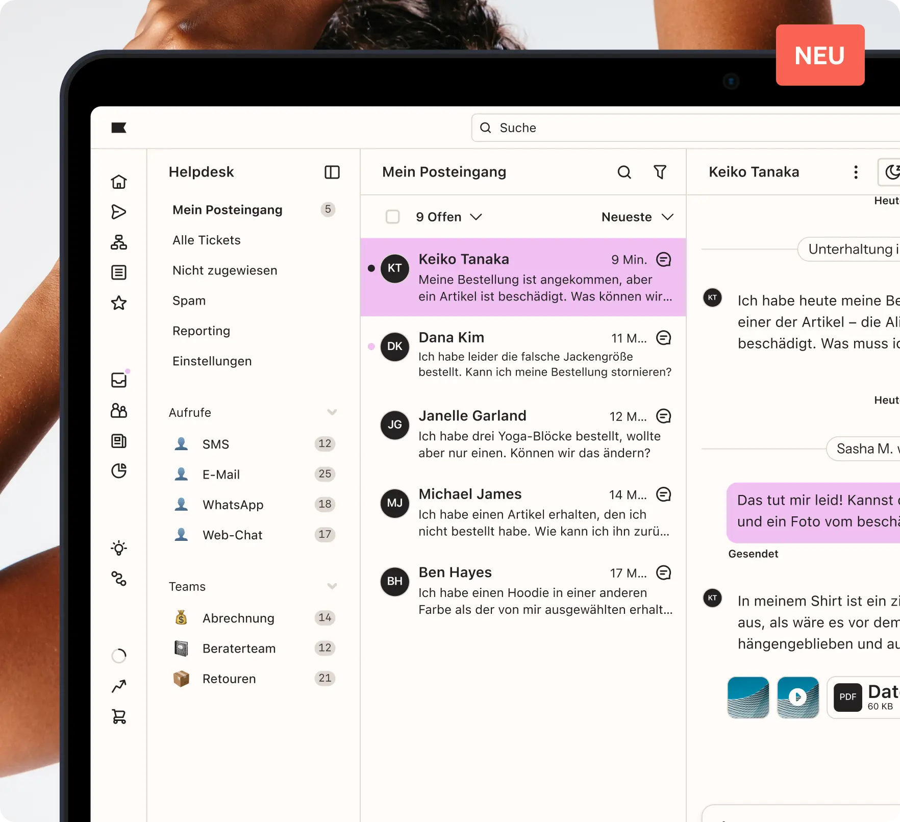 Eine Helpdesk-Oberfläche auf einem Laptopbildschirm, die einen Posteingang mit Kundennachrichten zeigt. Oben rechts steht der Text „NEU“.