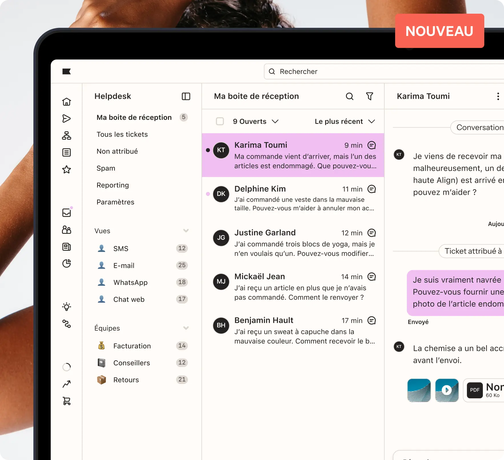Interface d’assistance sur un écran d’ordinateur portable montrant une boite de réception avec des messages de clients. Un libellé « NOUVEAU » est visible en haut à droite.