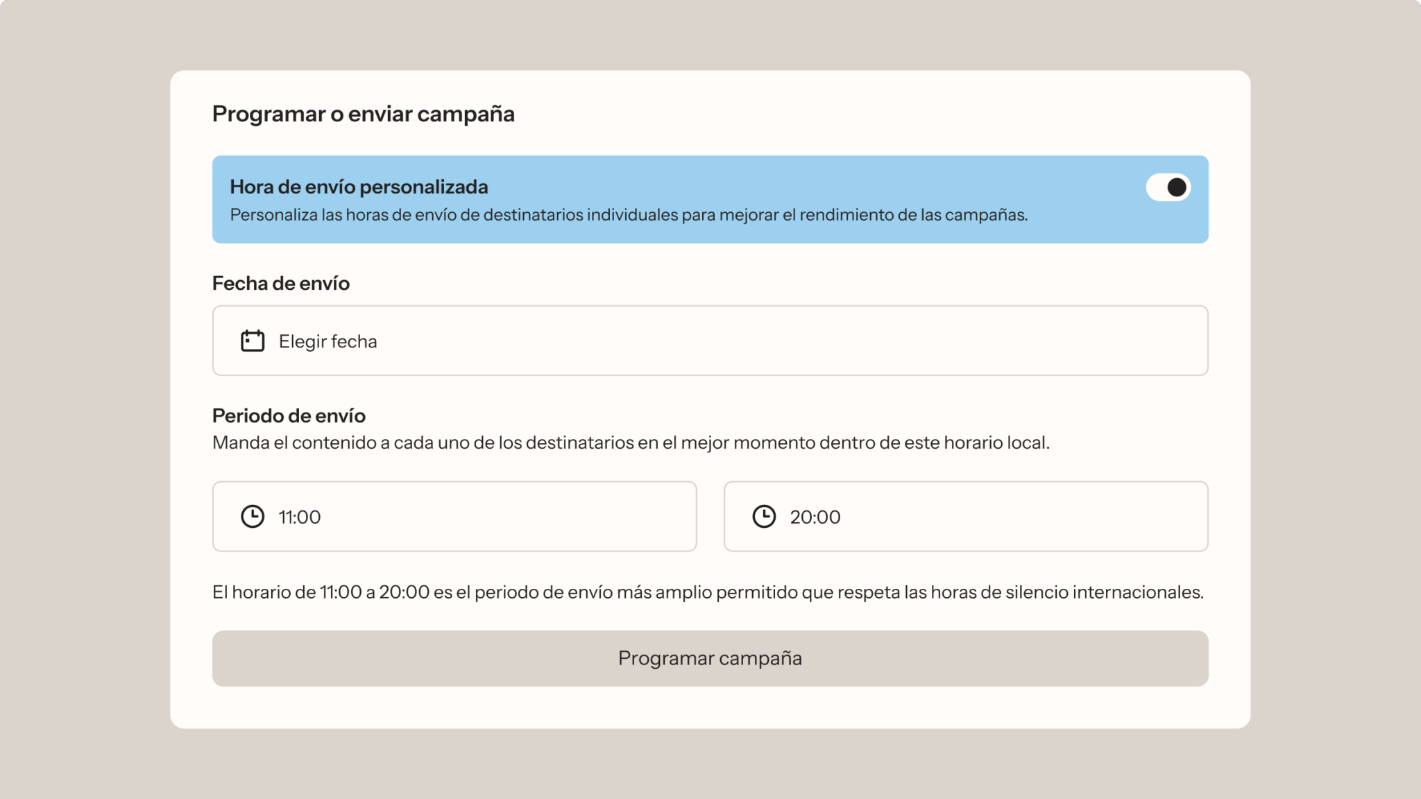 Interfaz de programación de campaña con opciones para personalizar la hora de envío, elegir fecha y periodo de envío.