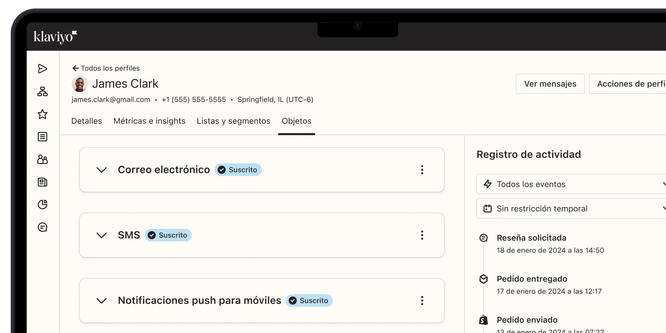 Interfaz de usuario de Klaviyo mostrando el perfil de James Clark con opciones de suscripción a correo electrónico, SMS y notificaciones push.