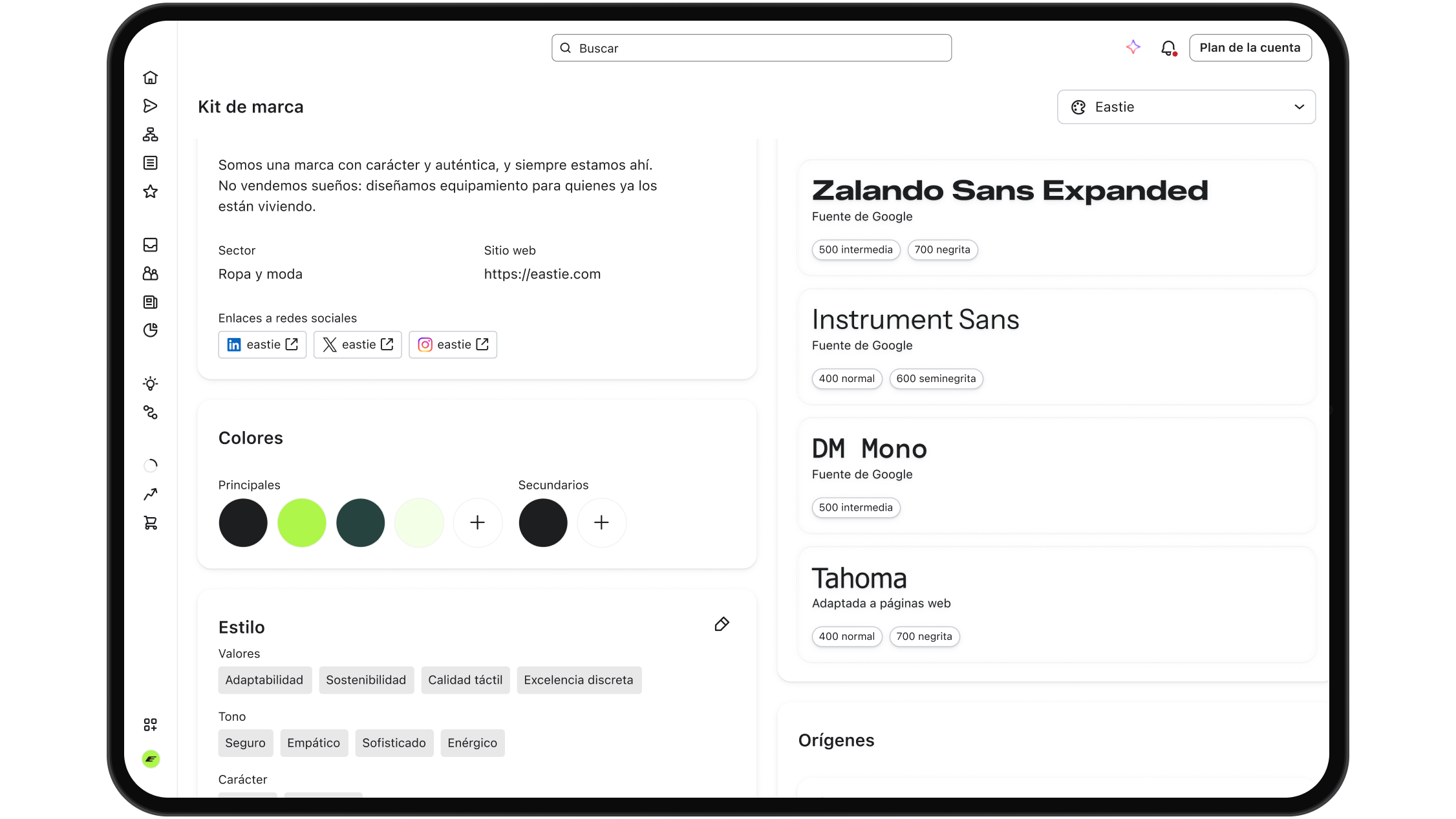 Panel de kit de marca en el que se muestran los datos de la empresa, la paleta de colores, el estilo de la marca y las opciones tipográficas.