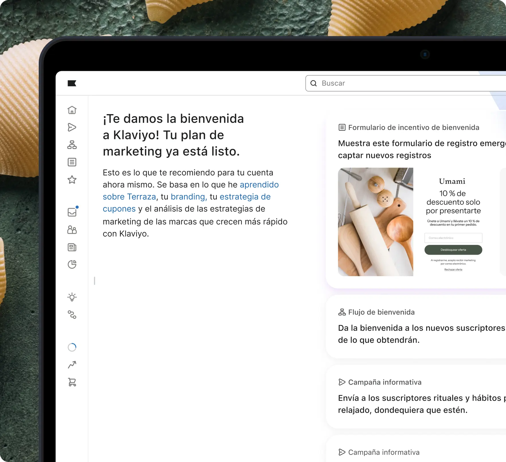 Pantalla de bienvenida de Klaviyo con recomendaciones de marketing y un formulario de incentivo de bienvenida.