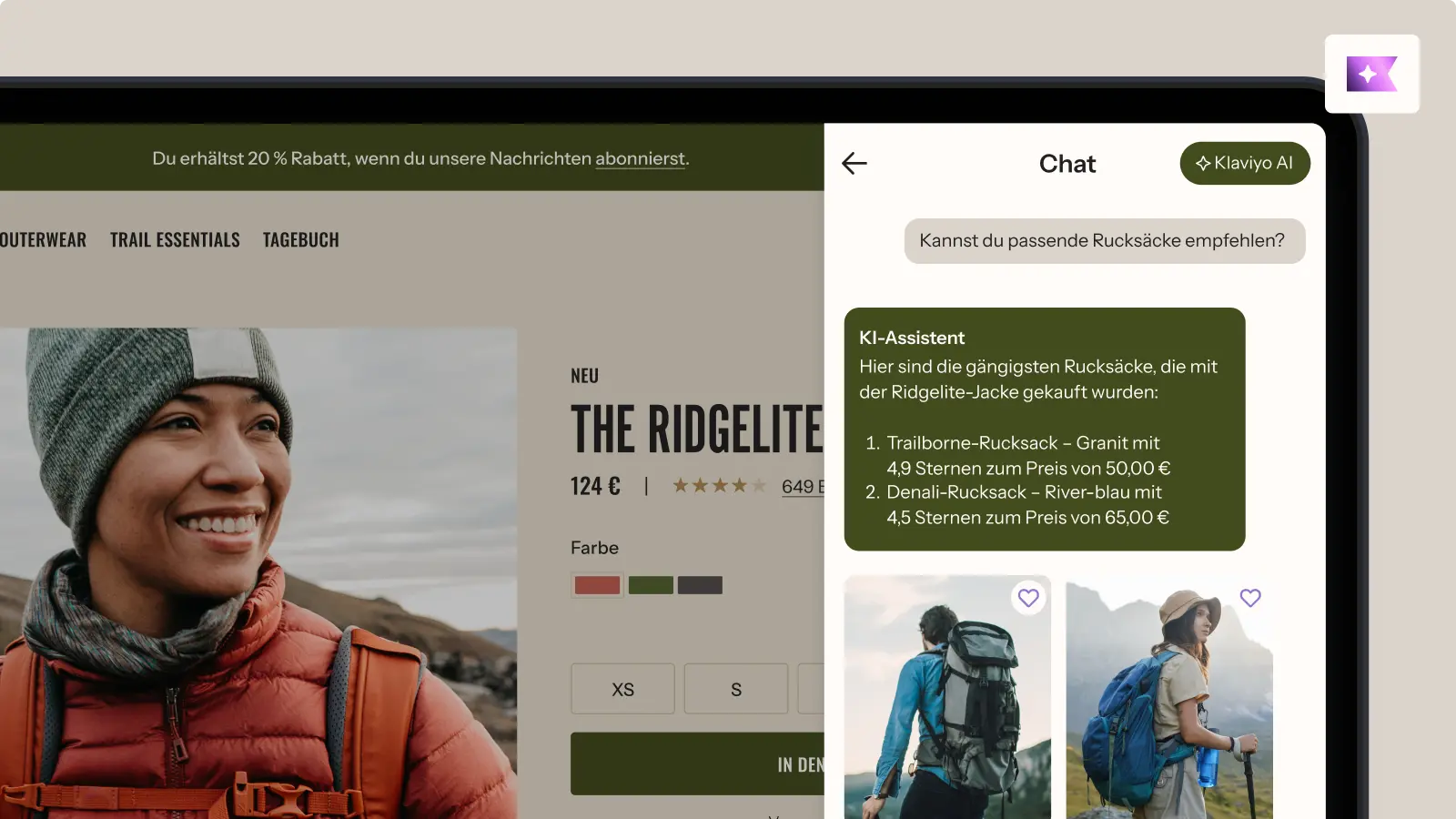 Online-Shop-Seite mit einer Frau in Outdoor-Kleidung und einem Chatfenster. Der KI-Assistent empfiehlt passende Rucksäcke.