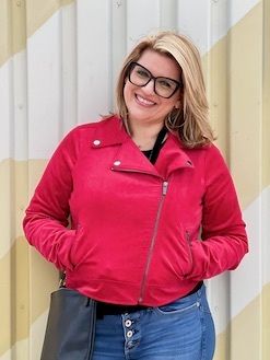 Profile photo of author Alexandra Palau