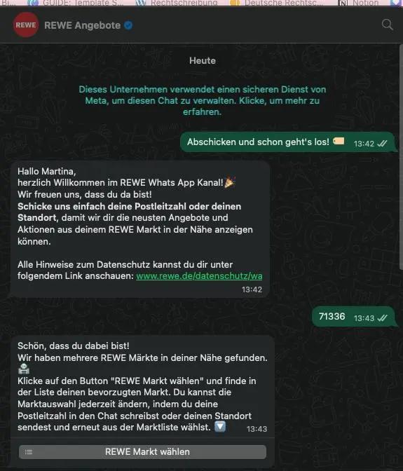 WhatsApp-Chat mit REWE Angebote, Begrüßung und Anweisungen zur Standortfreigabe für lokale Angebote. Link zu Datenschutzinformationen.