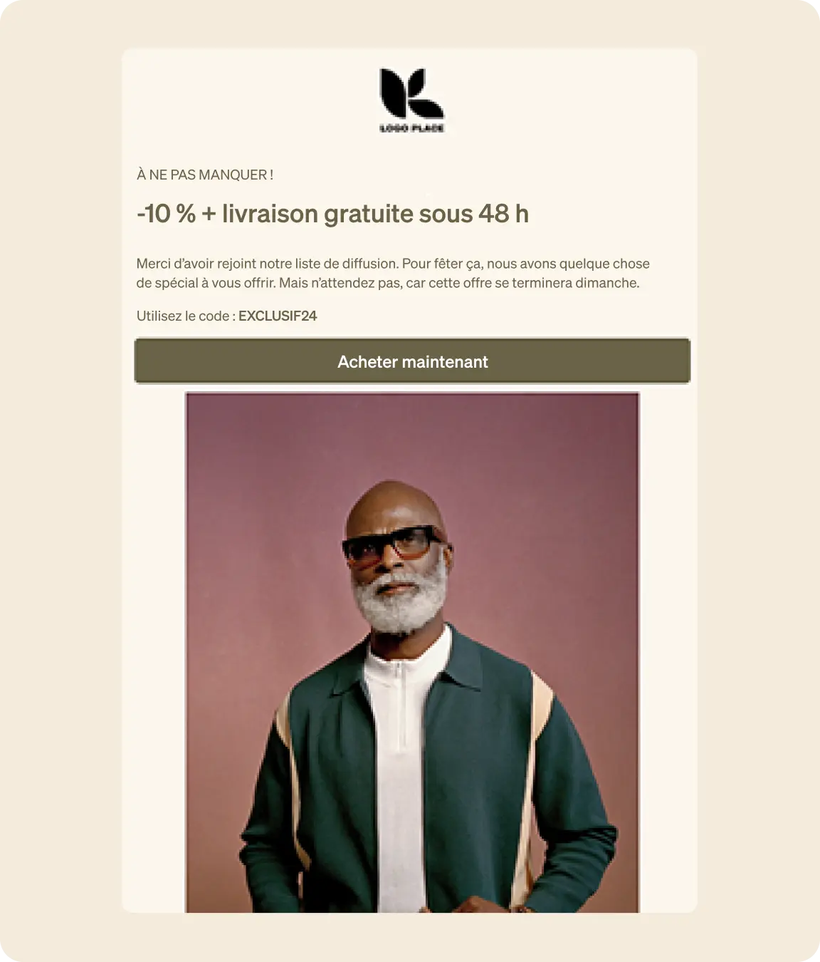 Publicité avec offre de -10 % et livraison gratuite sous 48 h. Homme barbu avec lunettes, portant une veste verte. Bouton "Acheter maintenant".