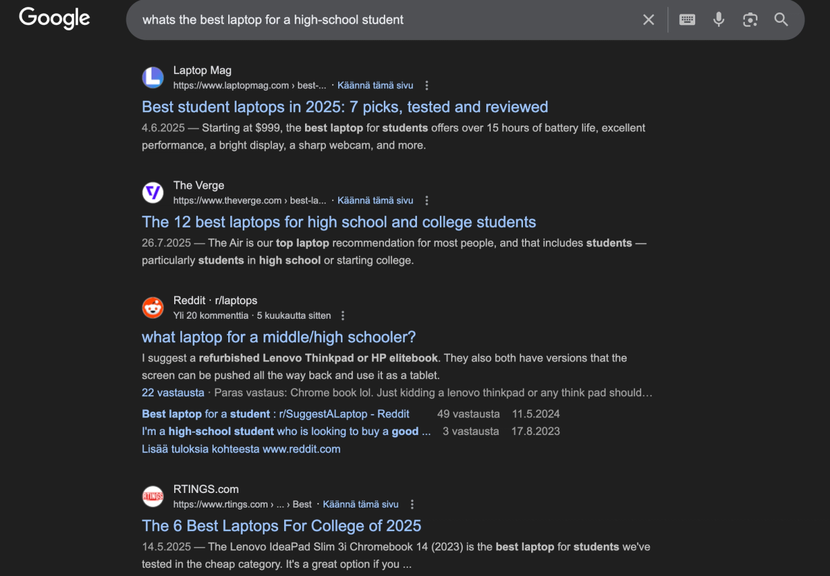 A comparison view showing Google’s traditional search results for the same query, highlighting the difference between AI-generated summaries and classic blue-link listings.