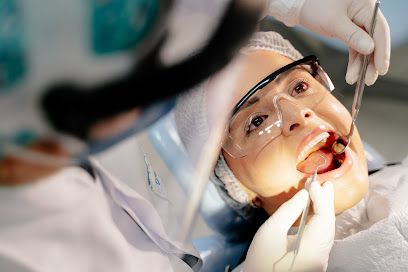 Yoshi Odontologia | Implante Dentário | Faceta Dentária | Invisalign - Curitiba, Paraná