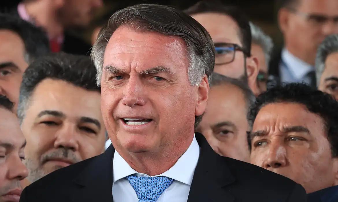Defesa de Bolsonaro pede absolvição em ação no STF